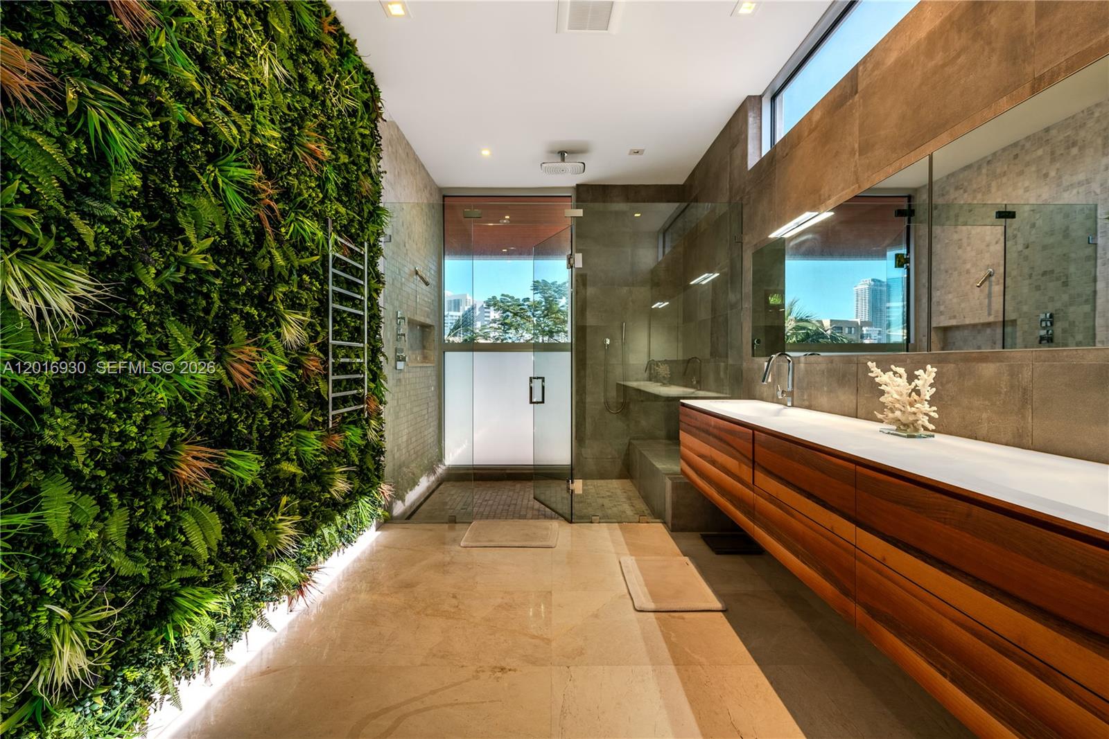 400 Tamarind Dr Hallandale Beach, FL 33009