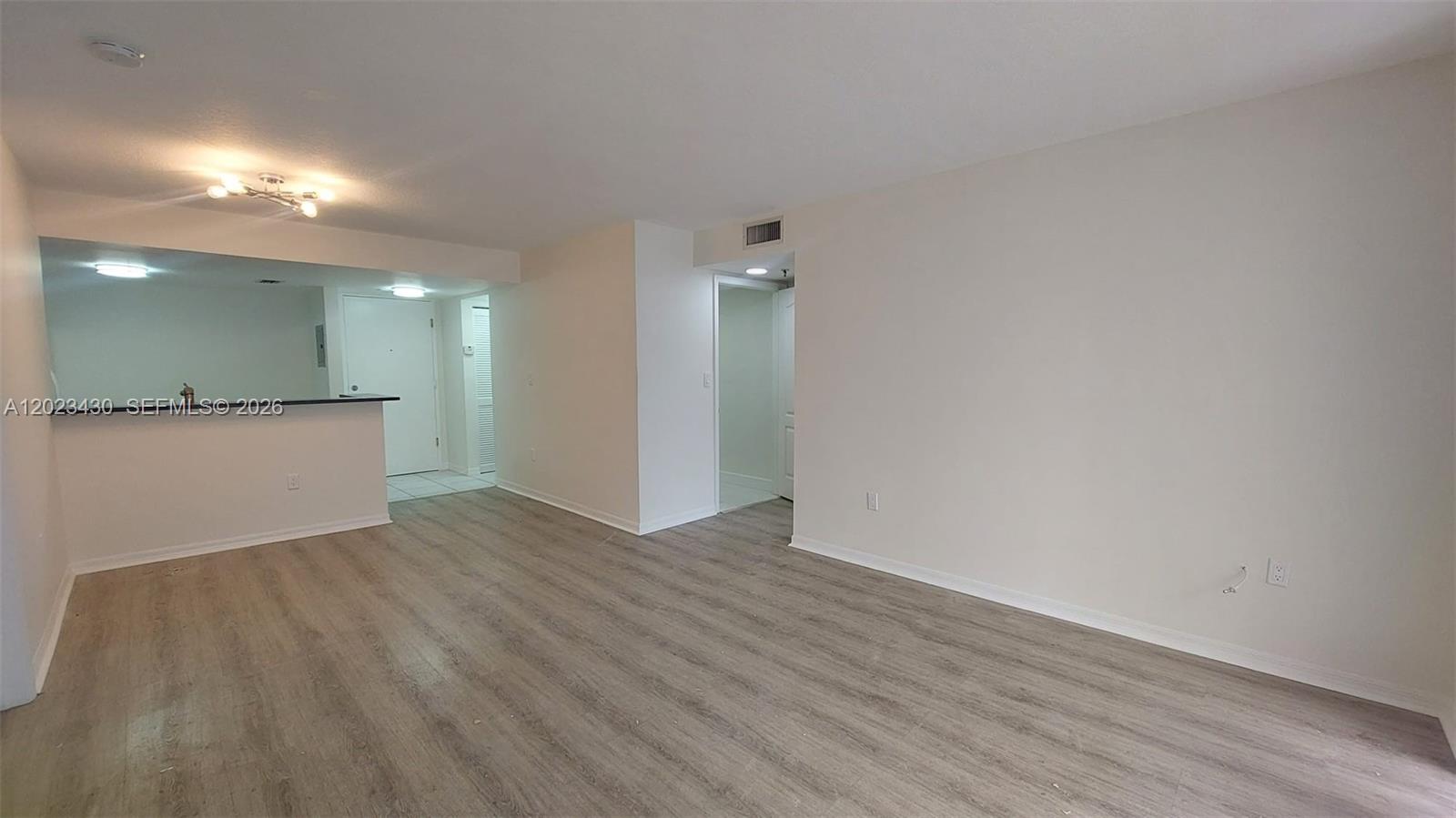 2642 Collins Ave #408