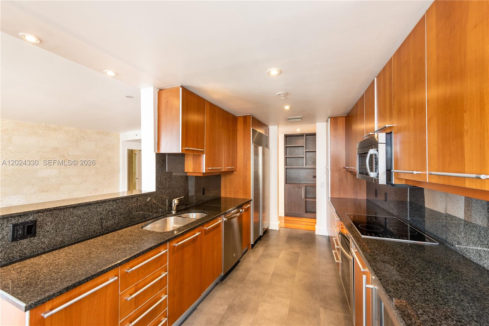 901 Brickell Key Blvd #2006 Miami, FL 33131