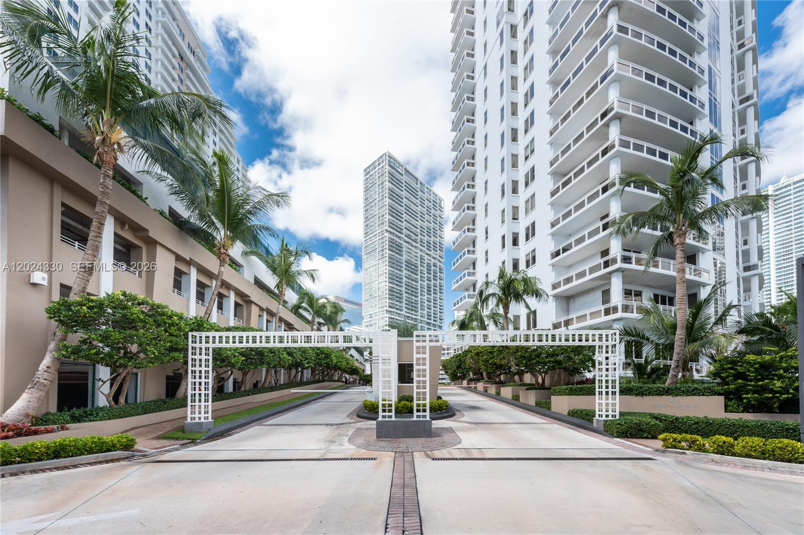 901 Brickell Key Blvd #2006 Miami, FL 33131