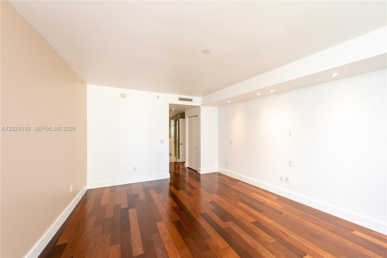 901 Brickell Key Blvd #2006 Miami, FL 33131