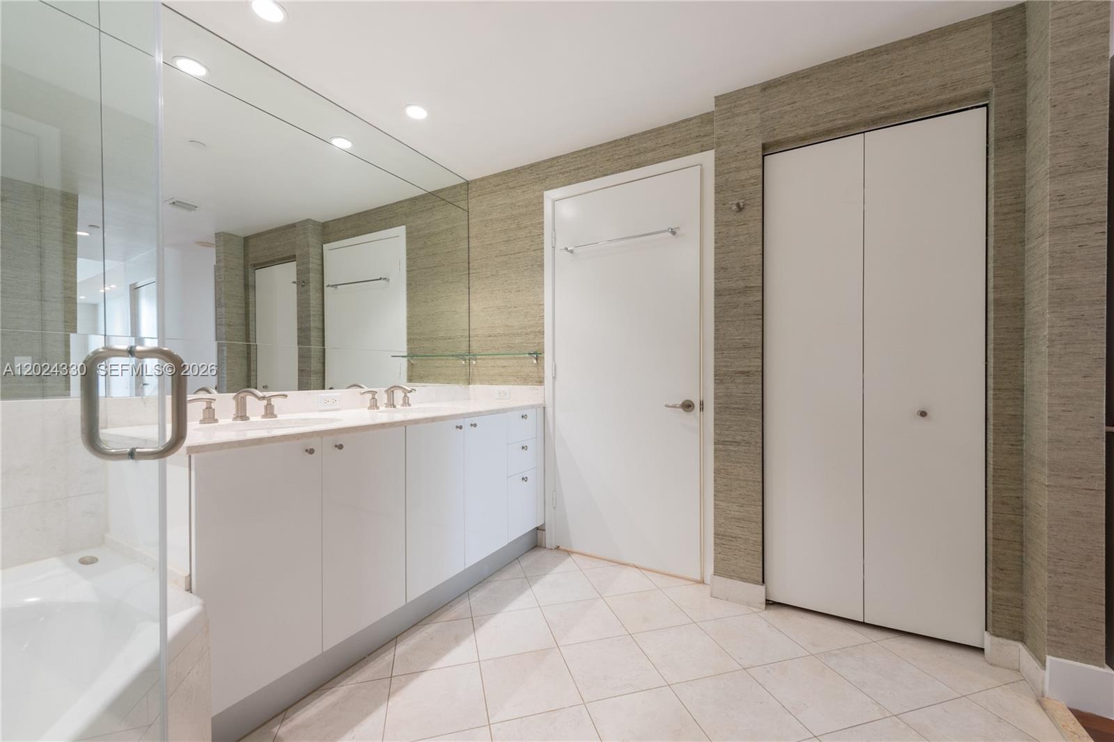 901 Brickell Key Blvd #2006 Miami, FL 33131