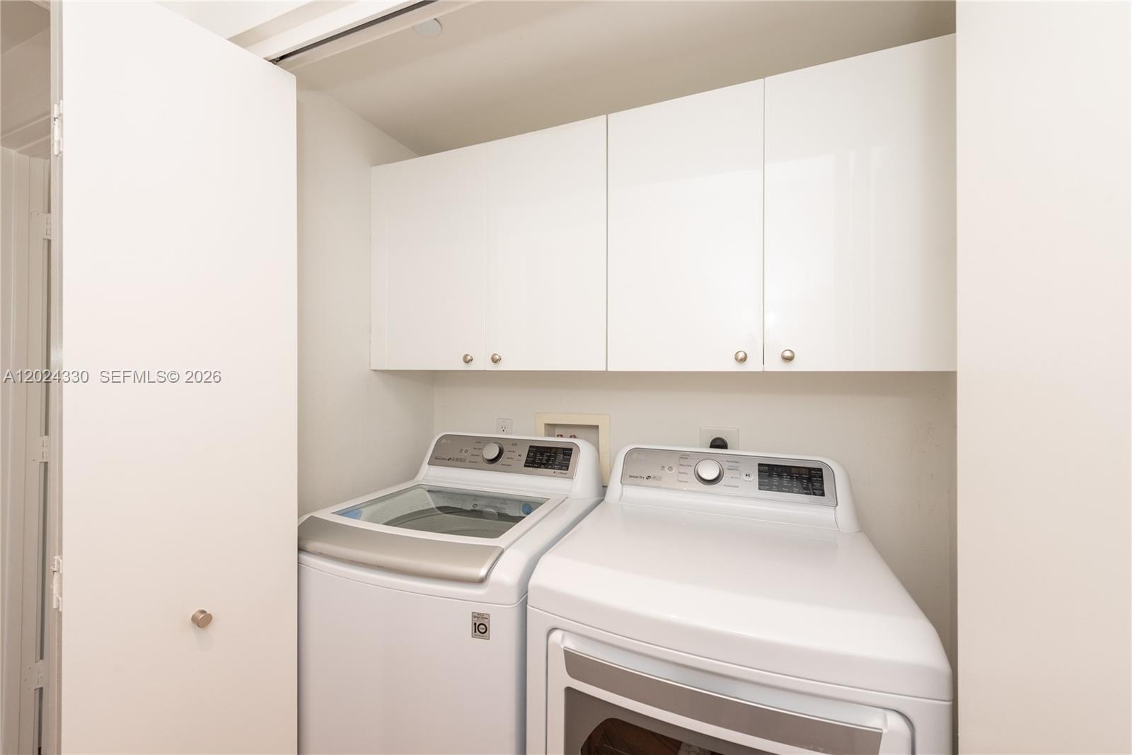 901 Brickell Key Blvd #2006 Miami, FL 33131
