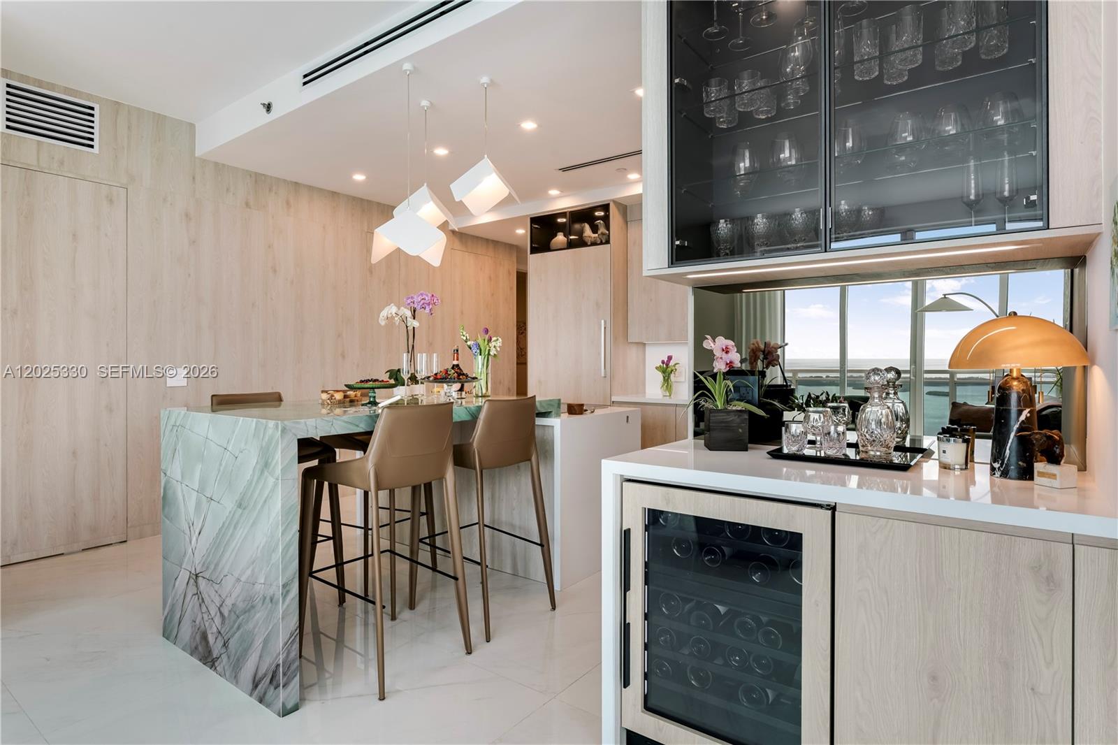 950 Brickell Bay Dr #5210 Miami, FL 33131