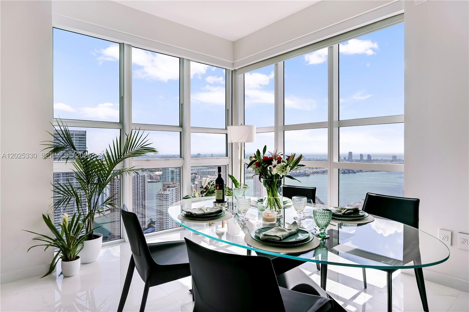 950 Brickell Bay Dr #5210 Miami, FL 33131