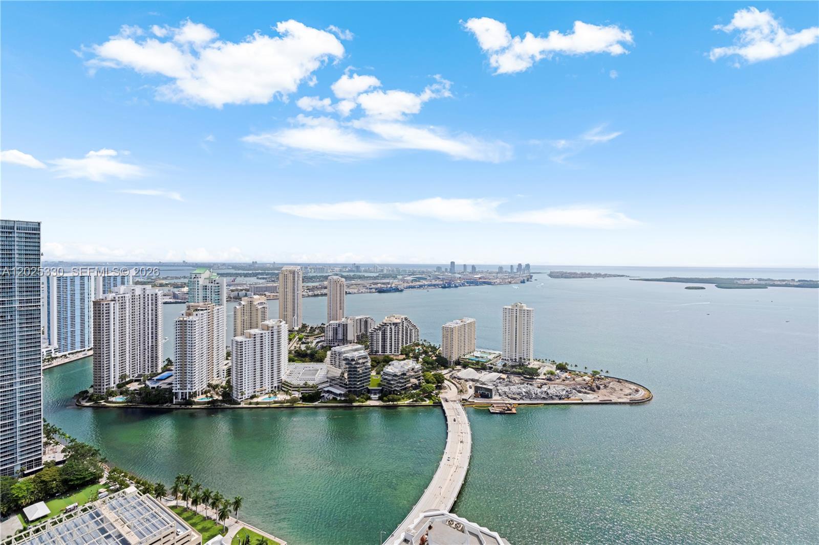 950 Brickell Bay Dr #5210 Miami, FL 33131
