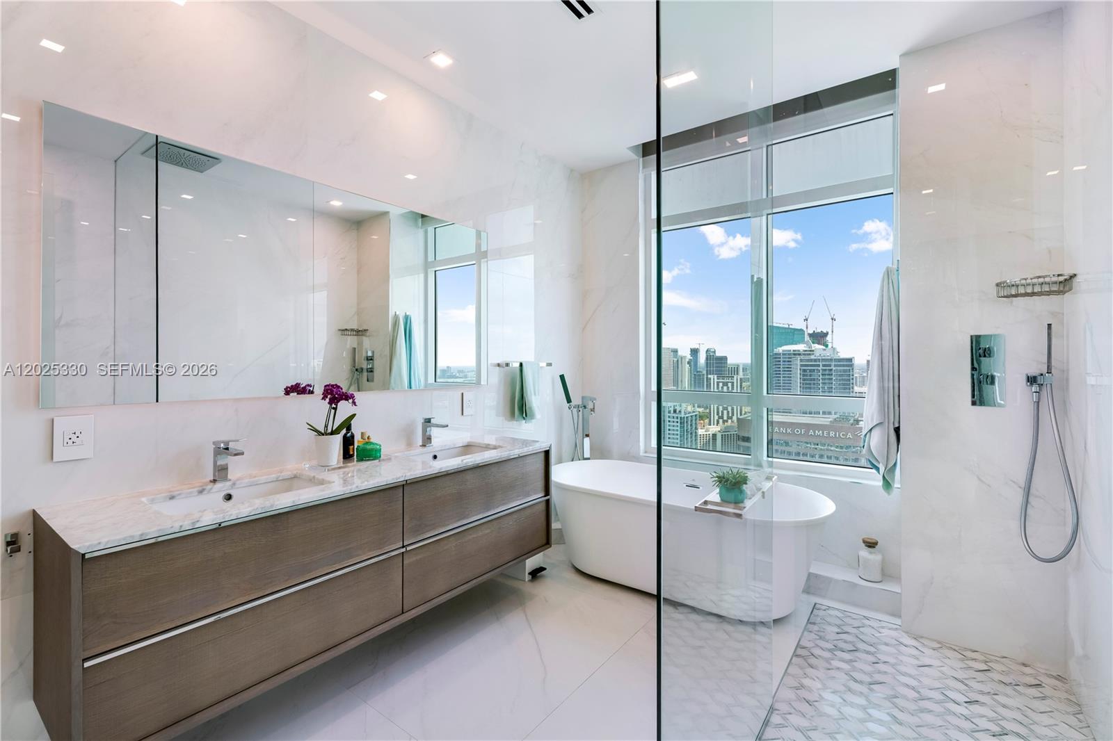 950 Brickell Bay Dr #5210 Miami, FL 33131