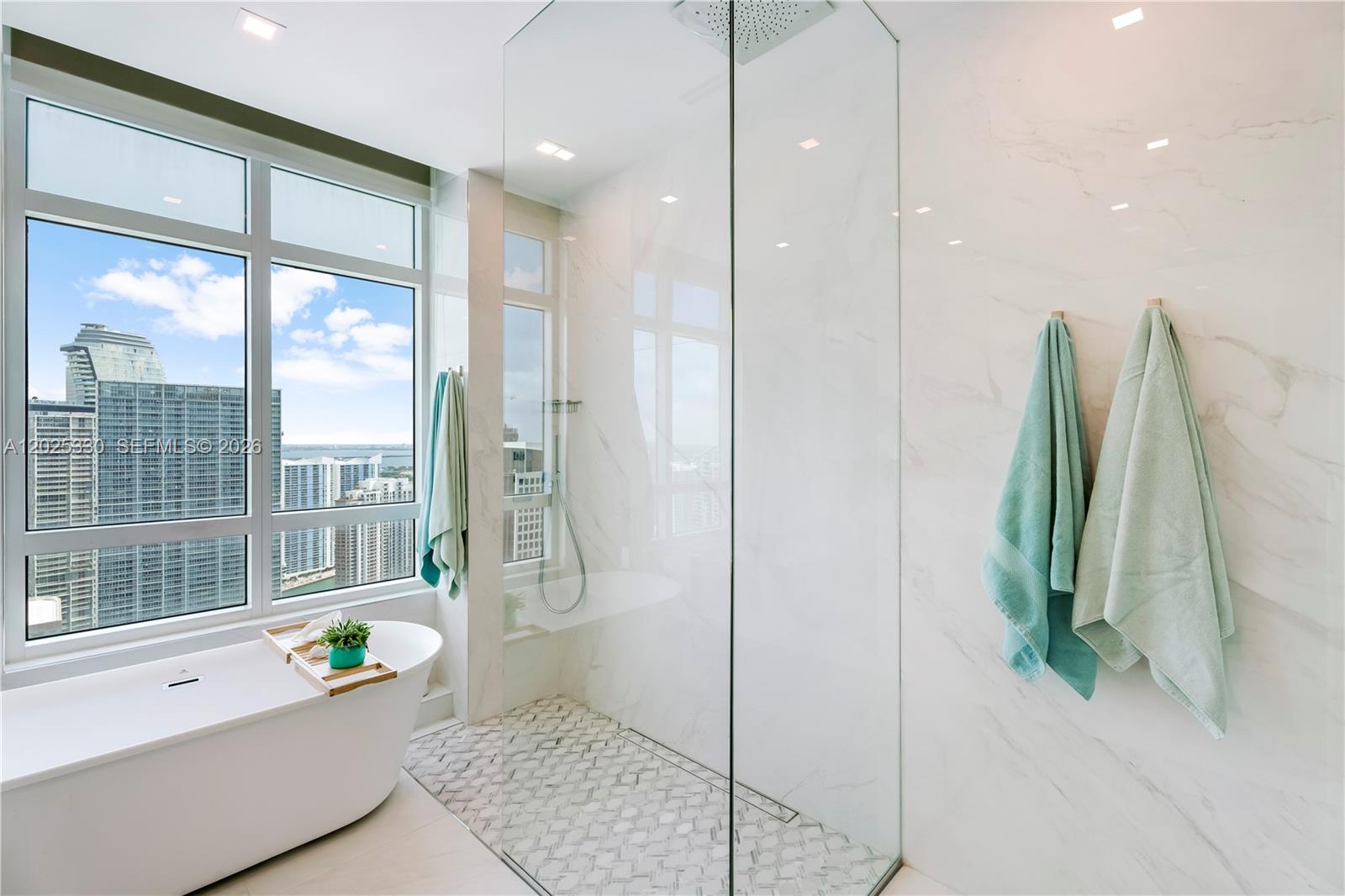 950 Brickell Bay Dr #5210 Miami, FL 33131