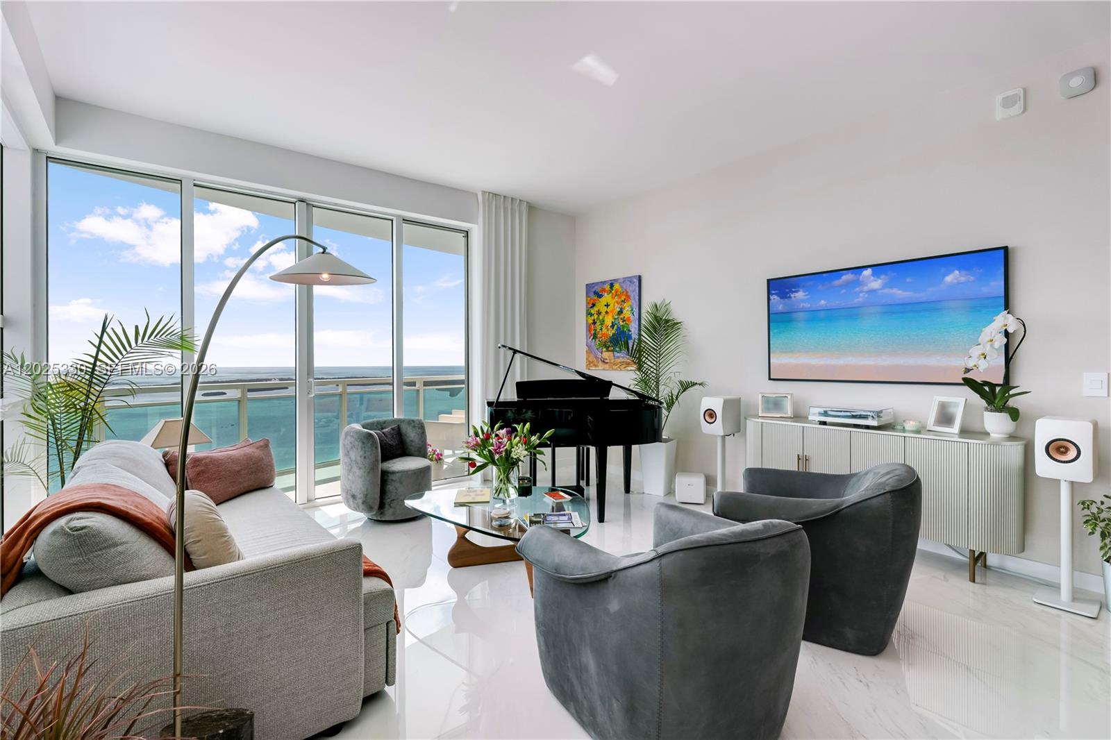 950 Brickell Bay Dr #5210 Miami, FL 33131