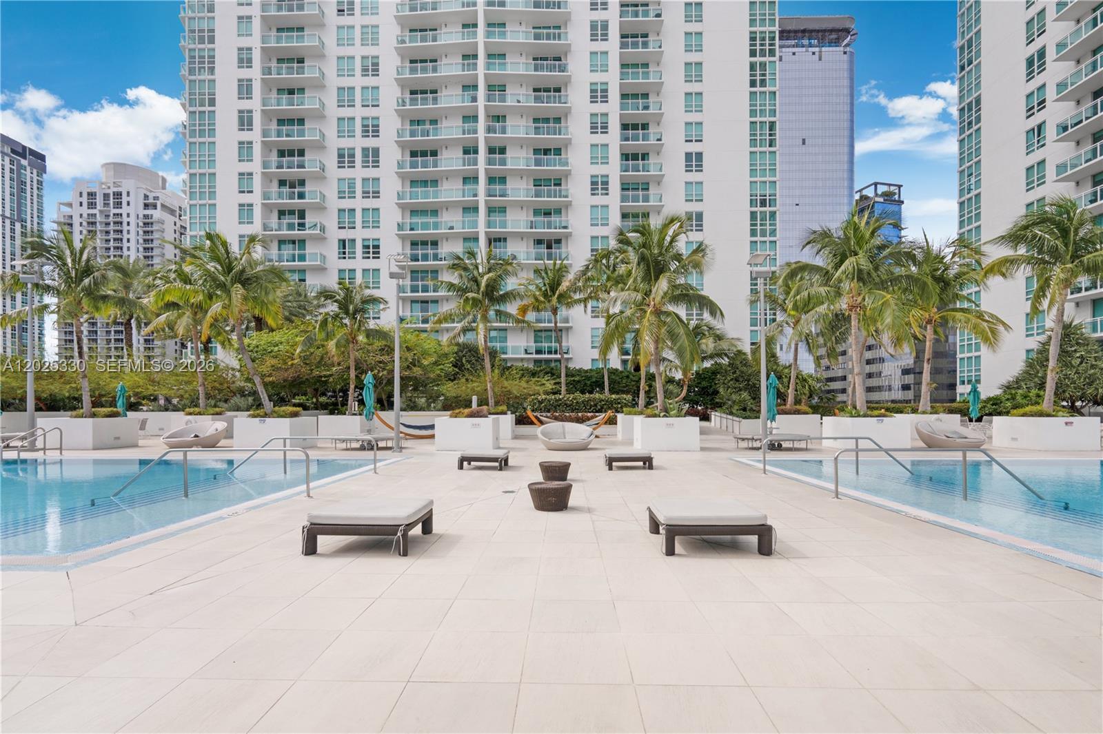 950 Brickell Bay Dr #5210 Miami, FL 33131