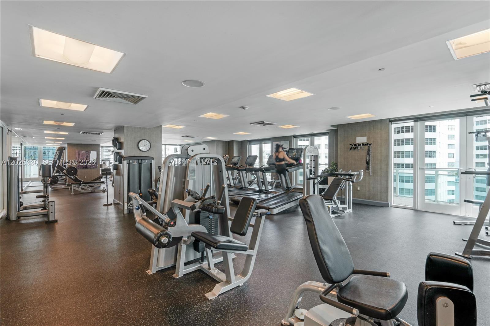 950 Brickell Bay Dr #5210 Miami, FL 33131