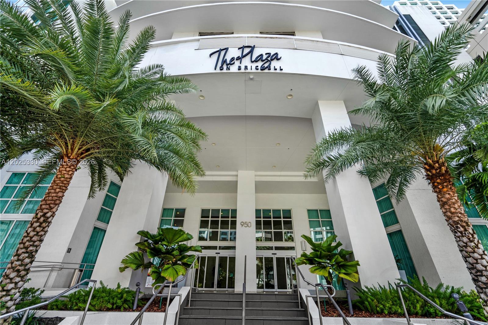 950 Brickell Bay Dr #5210 Miami, FL 33131