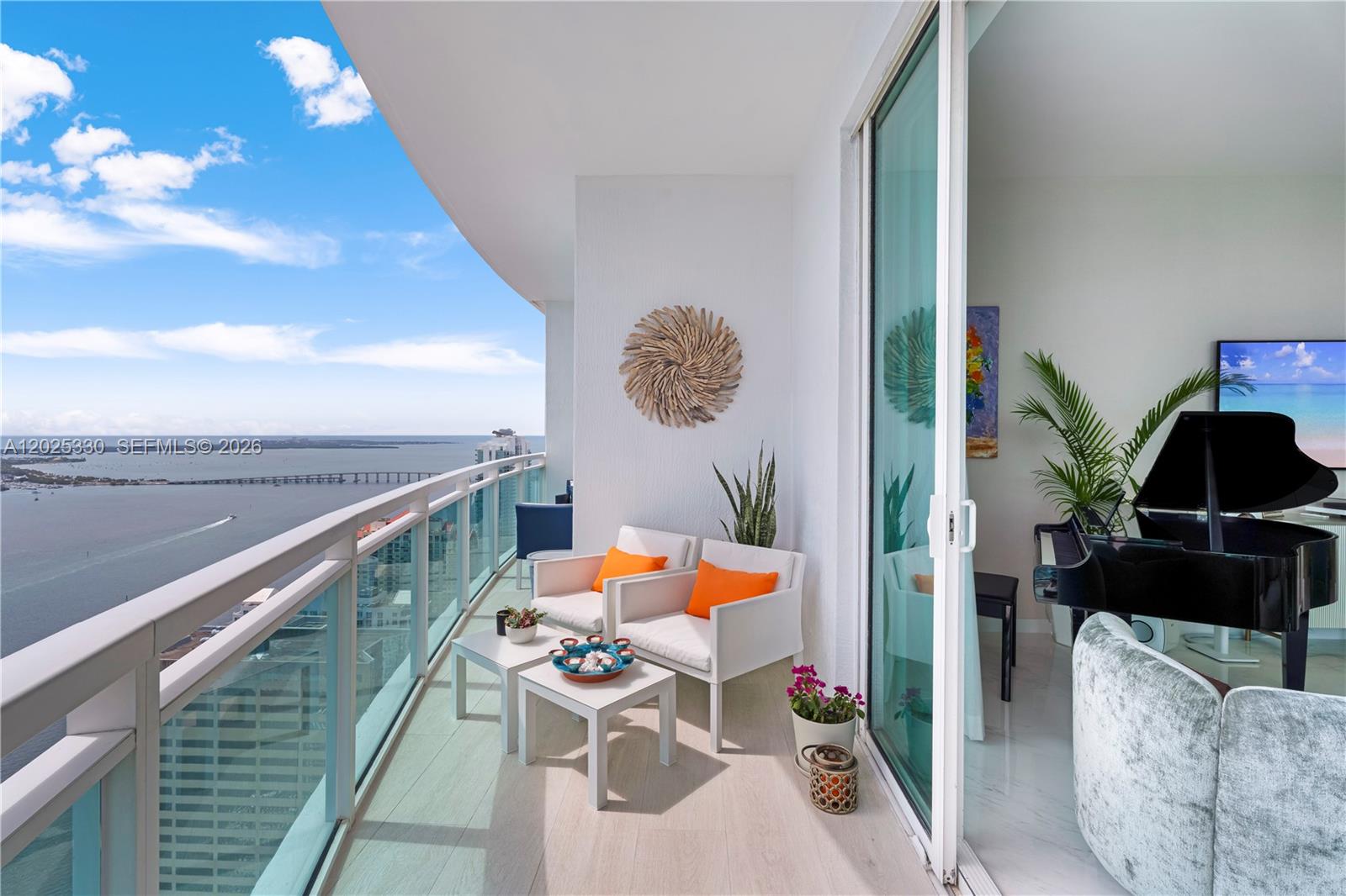 950 Brickell Bay Dr #5210 Miami, FL 33131