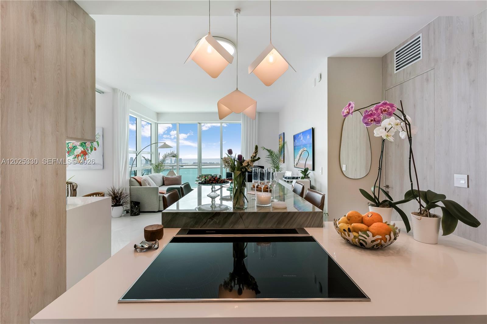 950 Brickell Bay Dr #5210 Miami, FL 33131