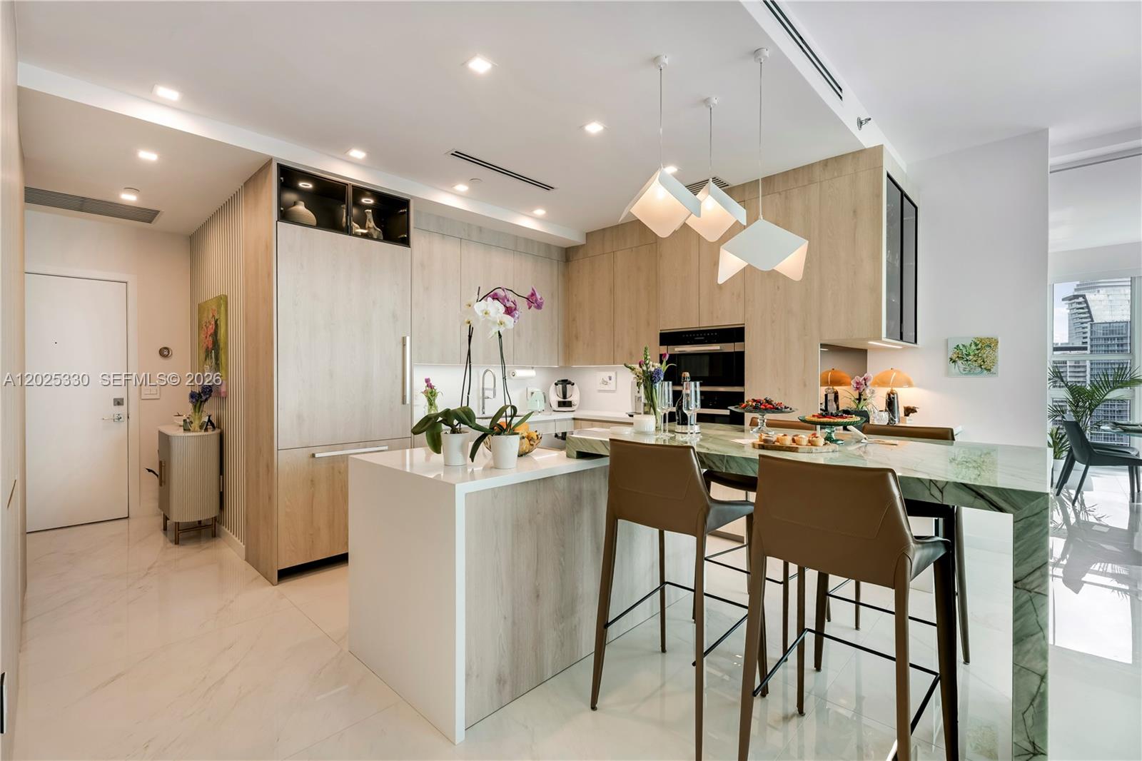 950 Brickell Bay Dr #5210 Miami, FL 33131