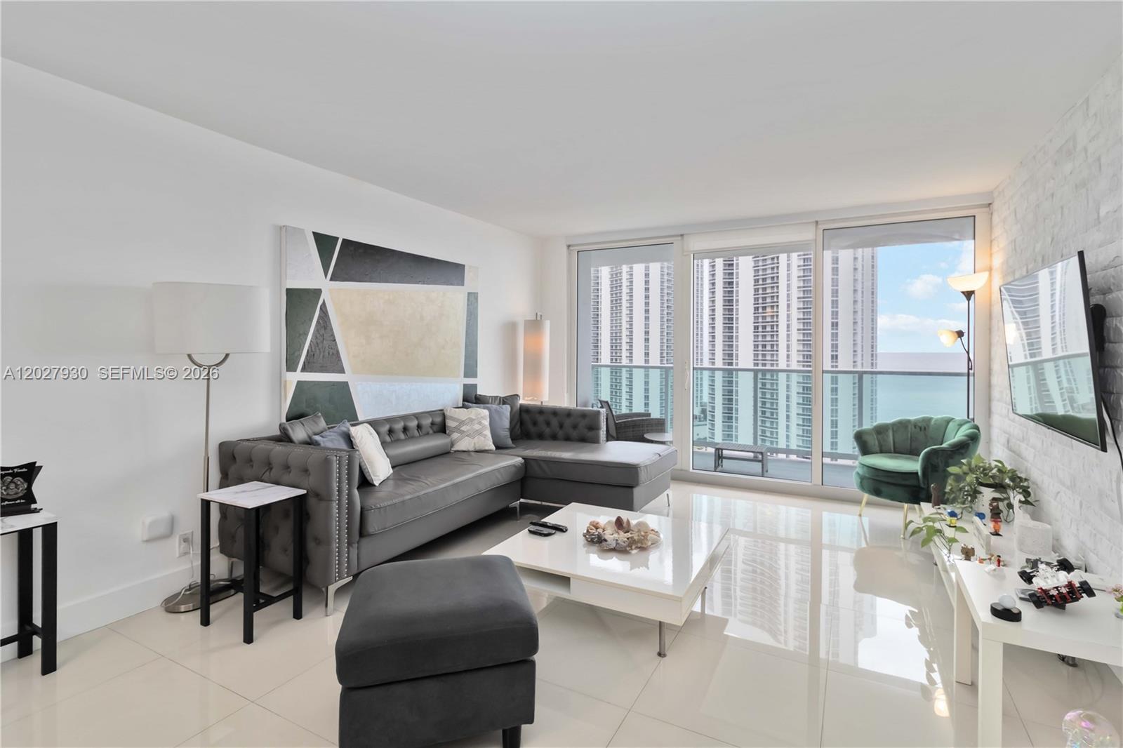 100 Bayview Dr #2014 Sunny Isles Beach, FL 33160