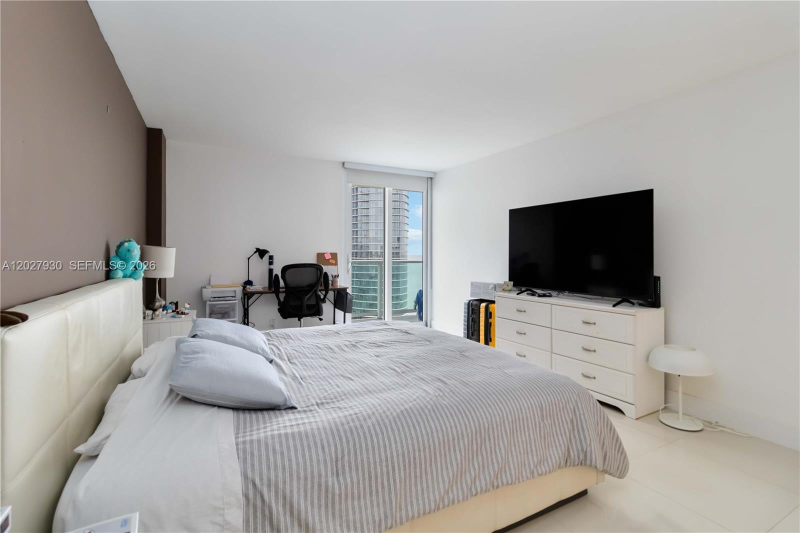 100 Bayview Dr #2014 Sunny Isles Beach, FL 33160