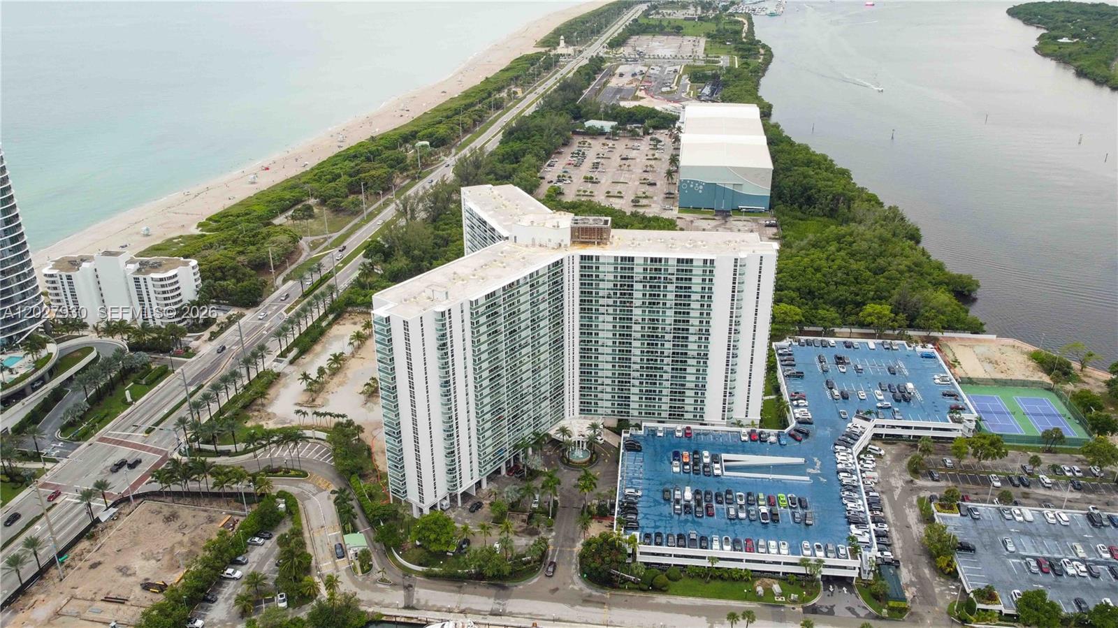 100 Bayview Dr #2014 Sunny Isles Beach, FL 33160