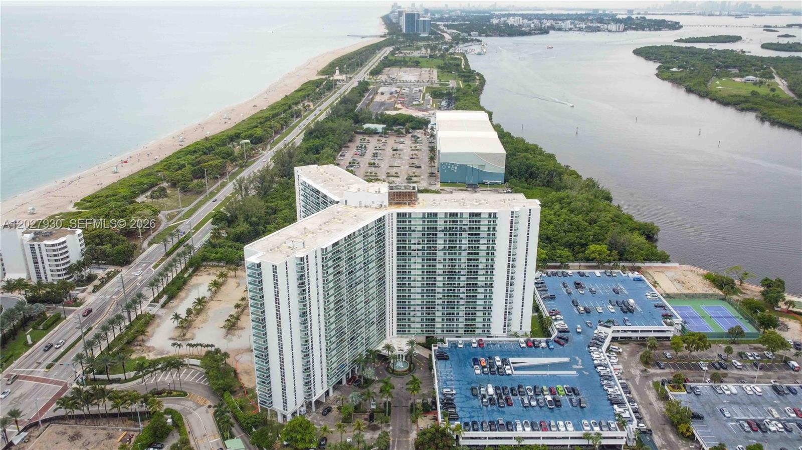 100 Bayview Dr #2014 Sunny Isles Beach, FL 33160
