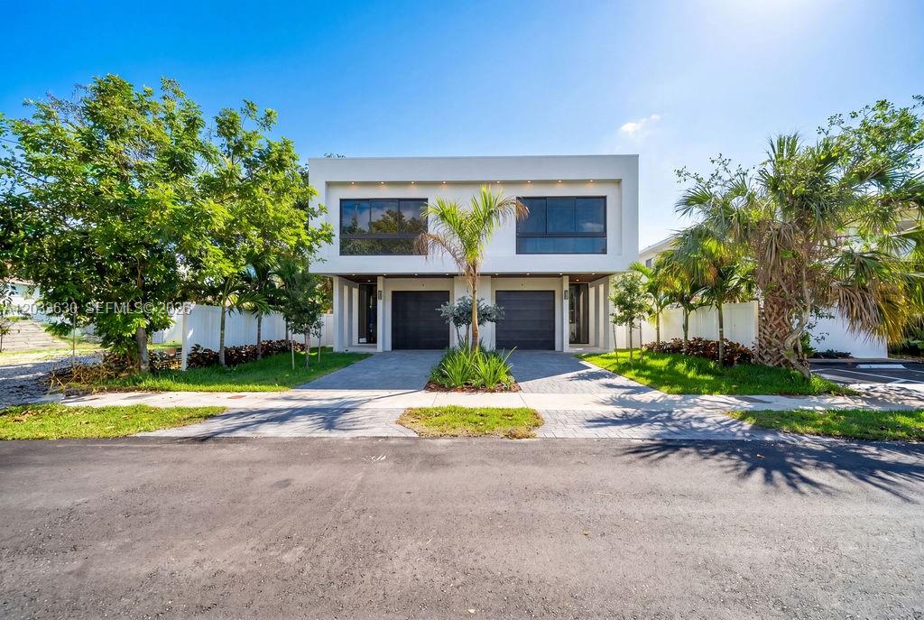 906 NE 17th Fort Lauderdale, FL 33304