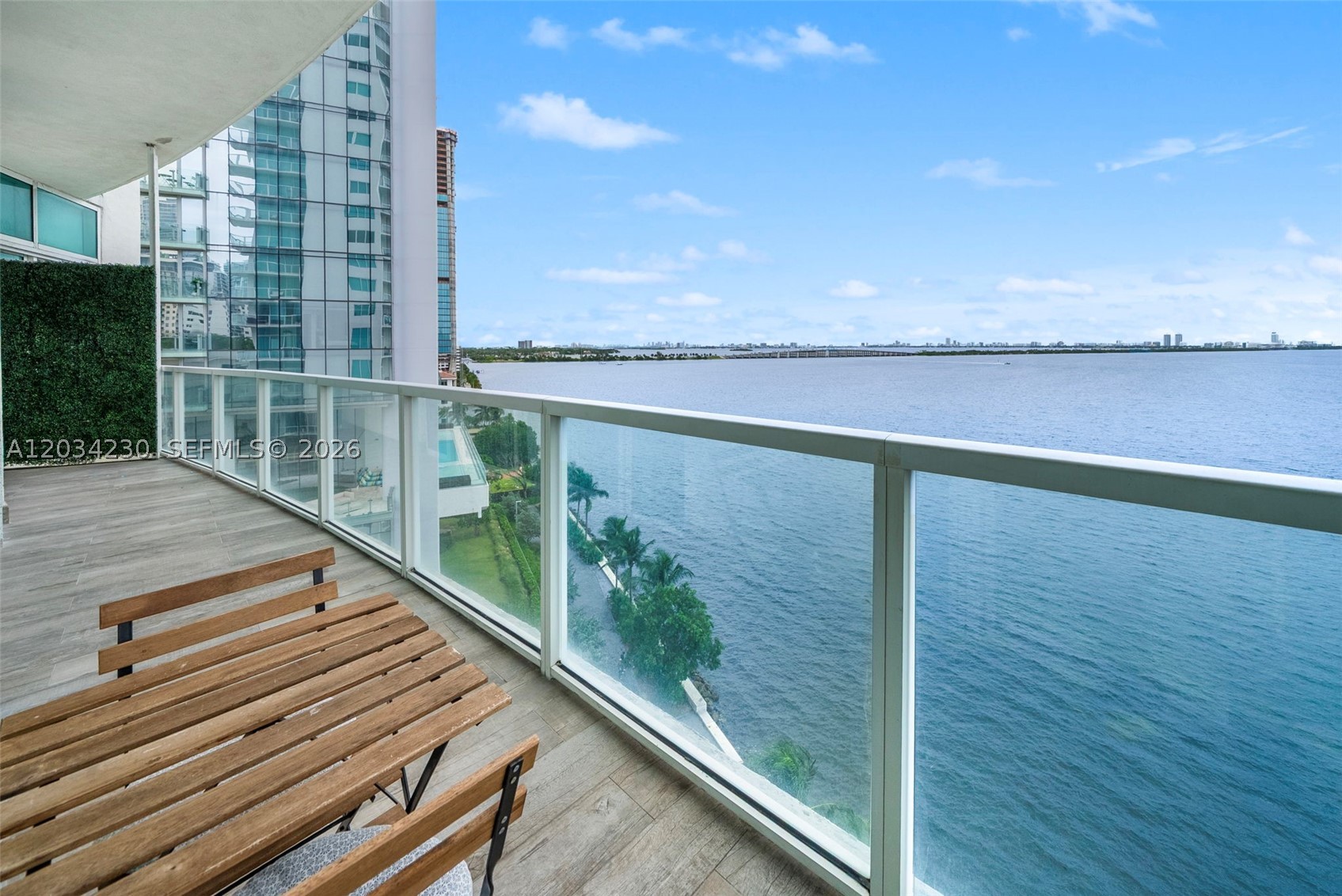 image Onyx on the Bay10