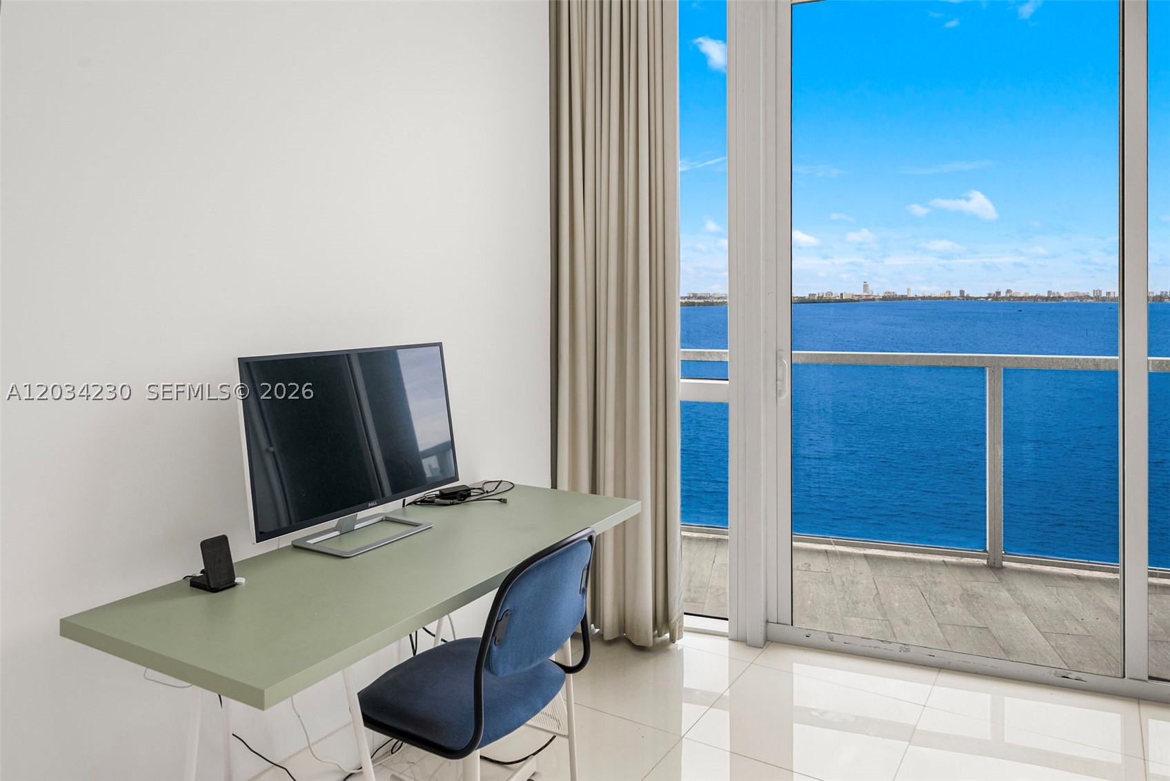 image Onyx on the Bay16