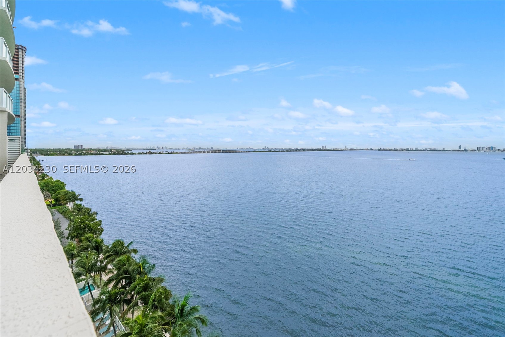 image Onyx on the Bay30