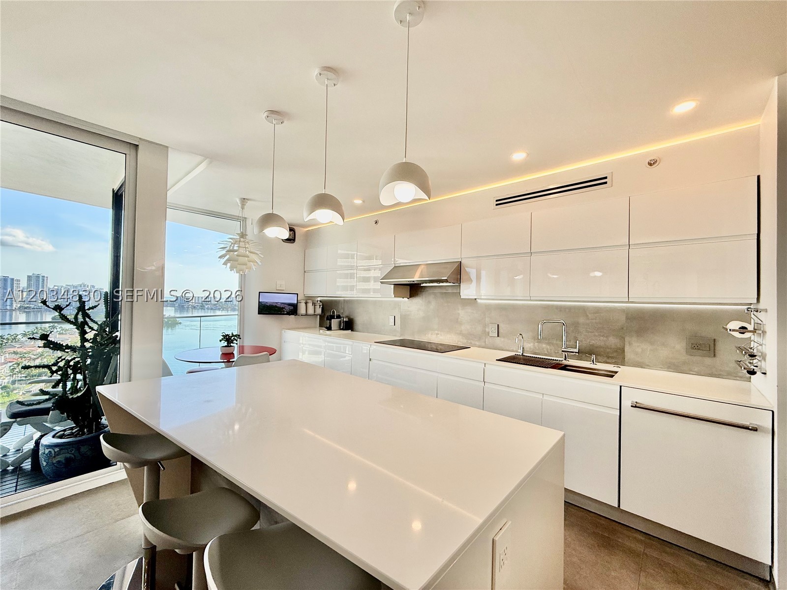 2800 Island Blvd #1803 Aventura, FL 33160