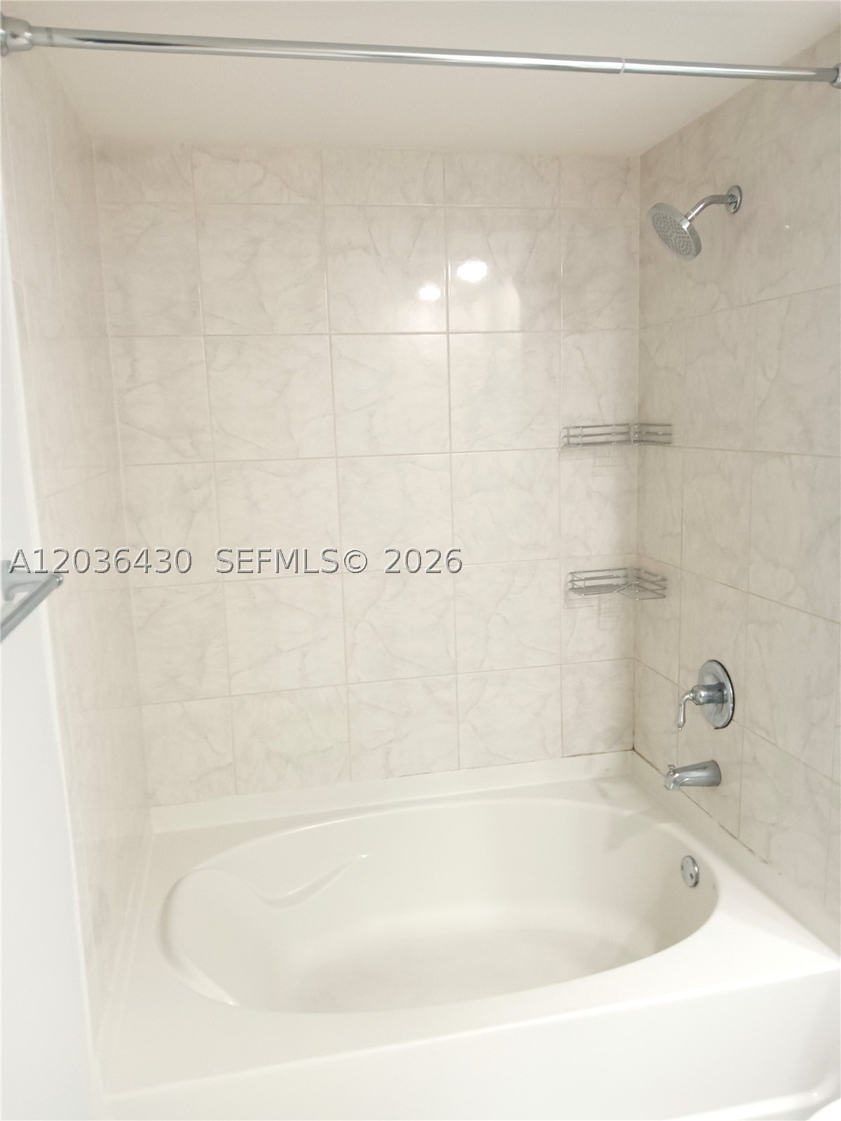 image The Venture at Aventura9