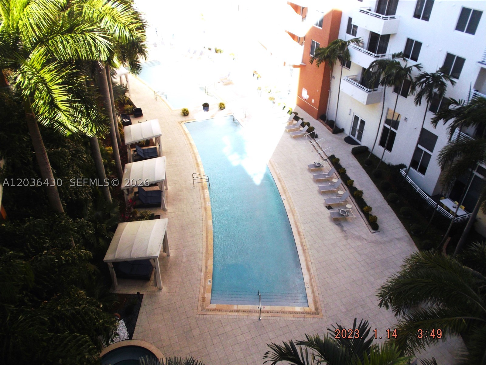 image The Venture at Aventura14