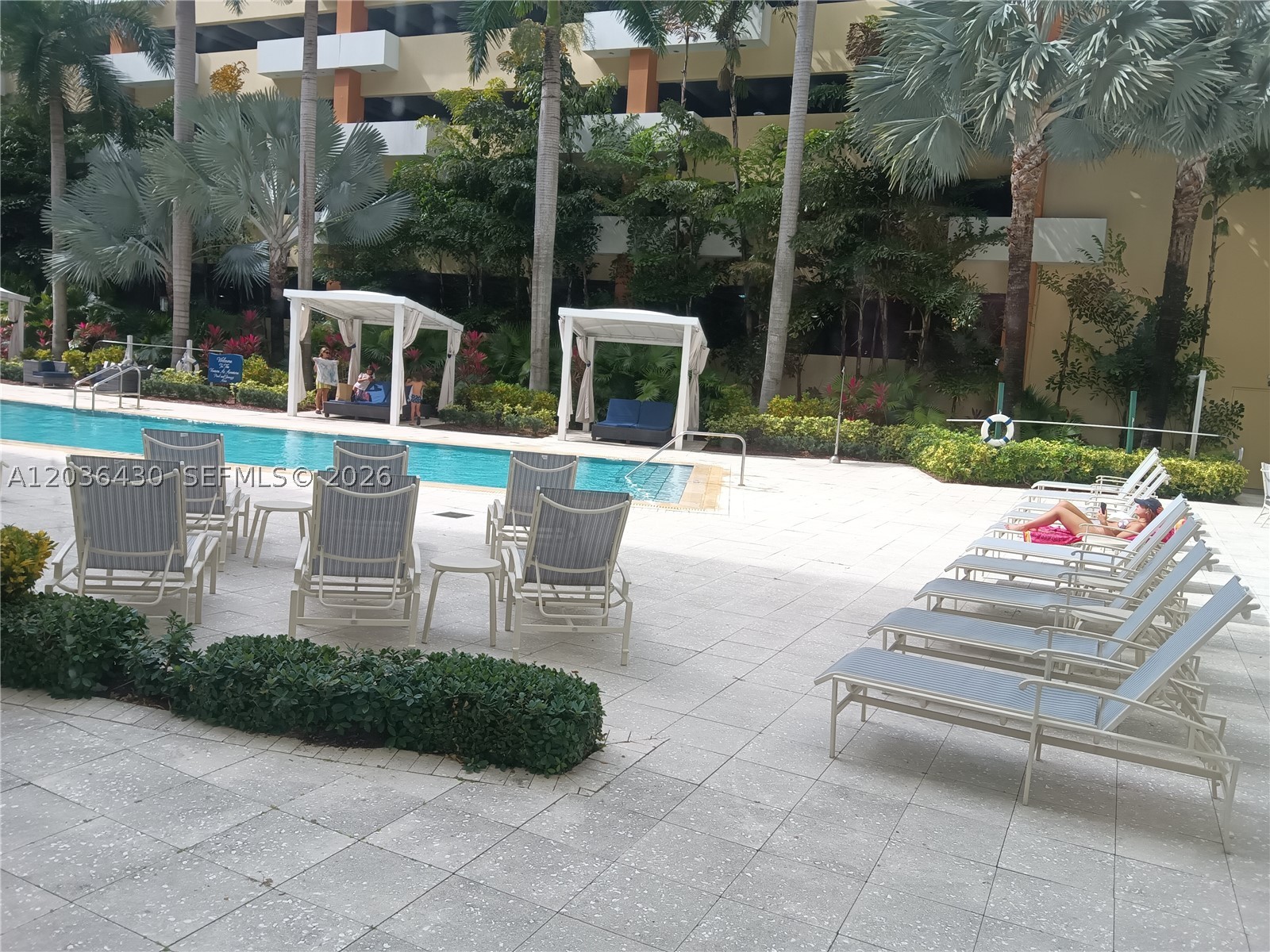 image The Venture at Aventura15
