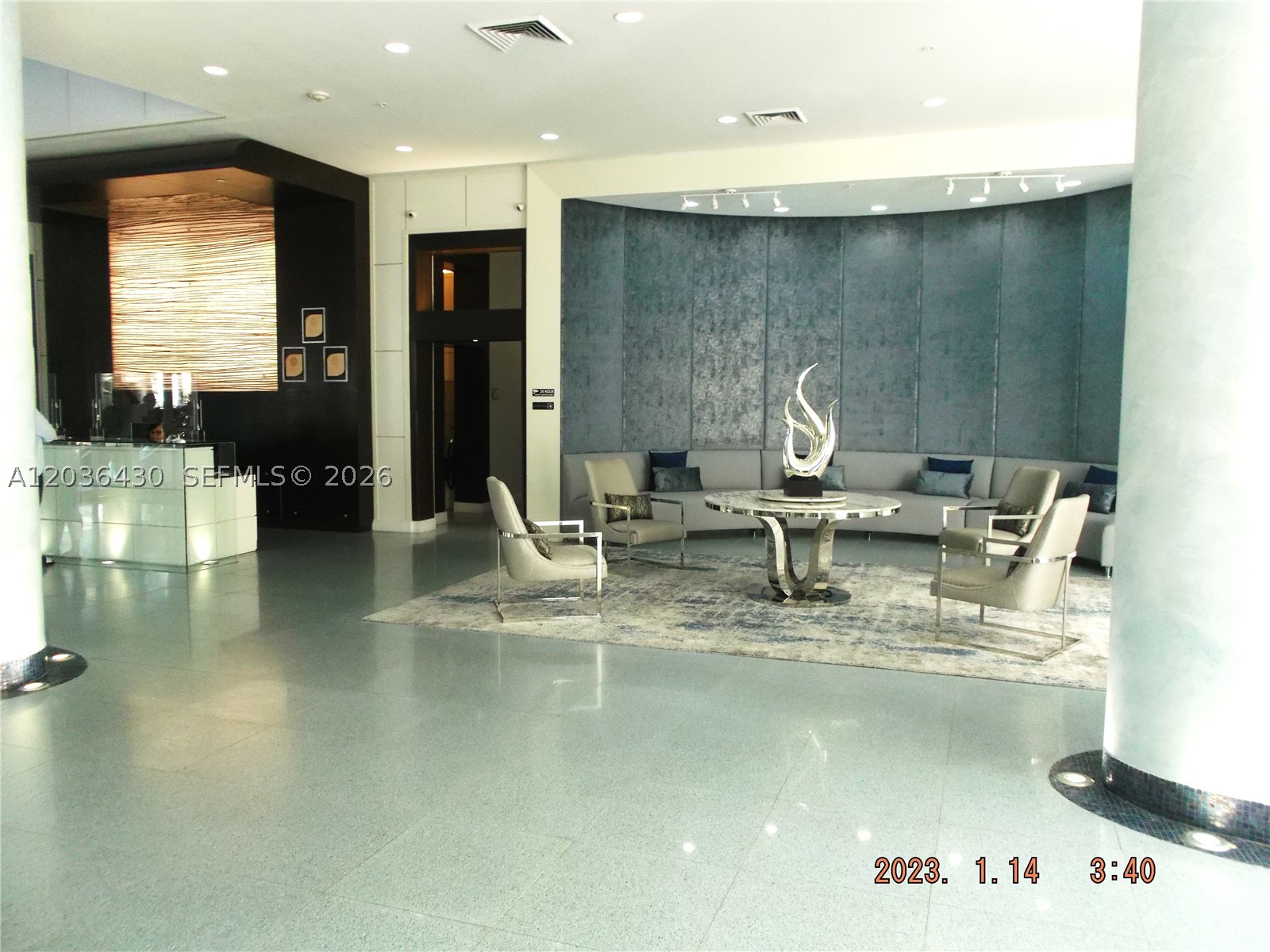 image The Venture at Aventura16