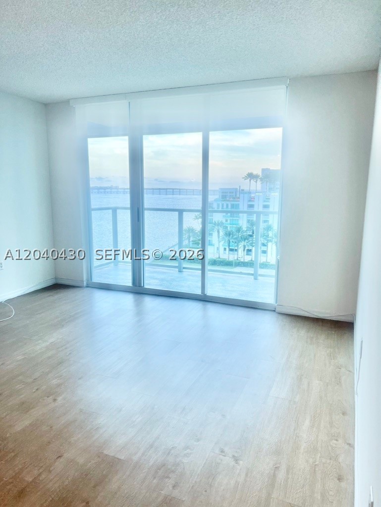image The Mark on Brickell0