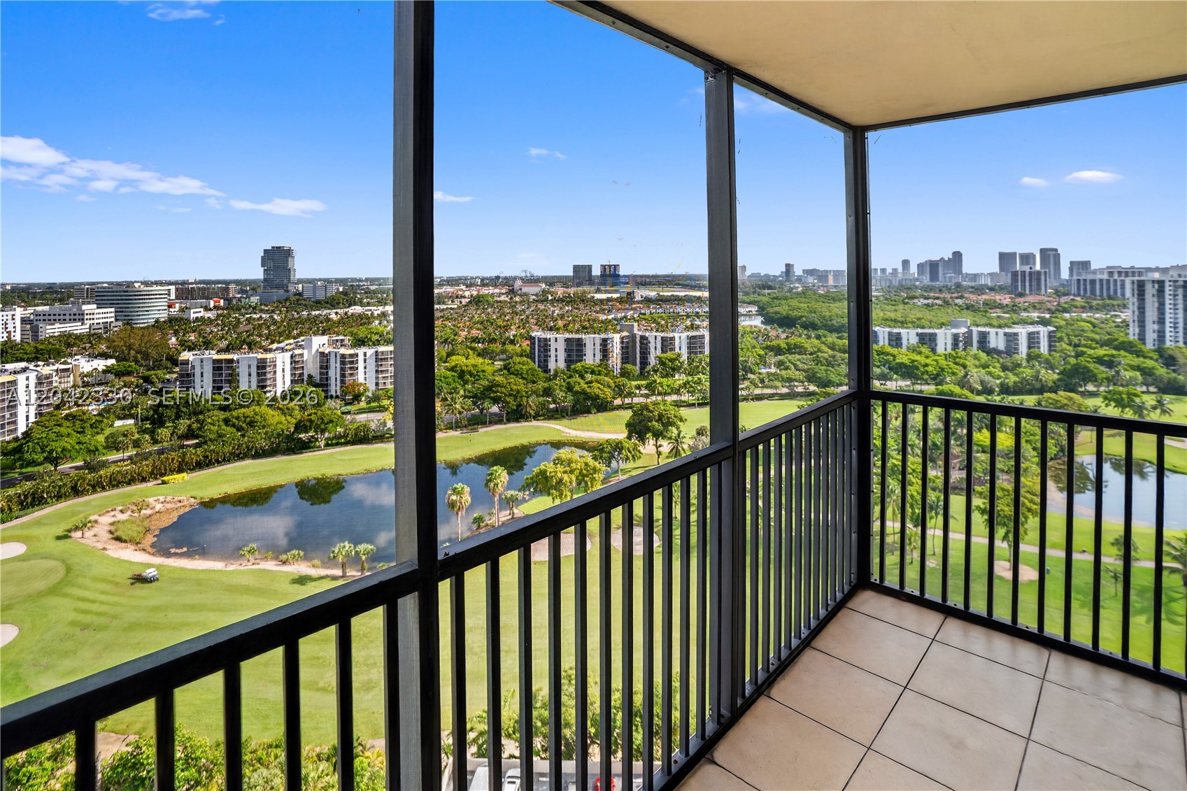 20301 W Country Clb Dr #2122