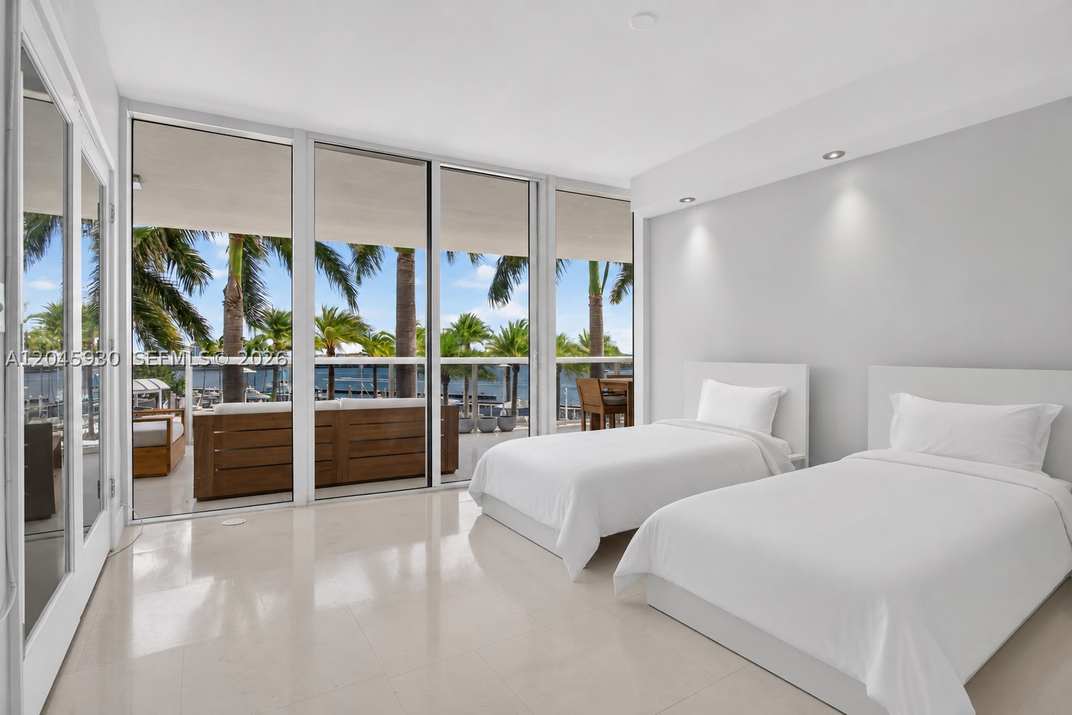 400 Alton Rd #706 Miami Beach, FL 33139