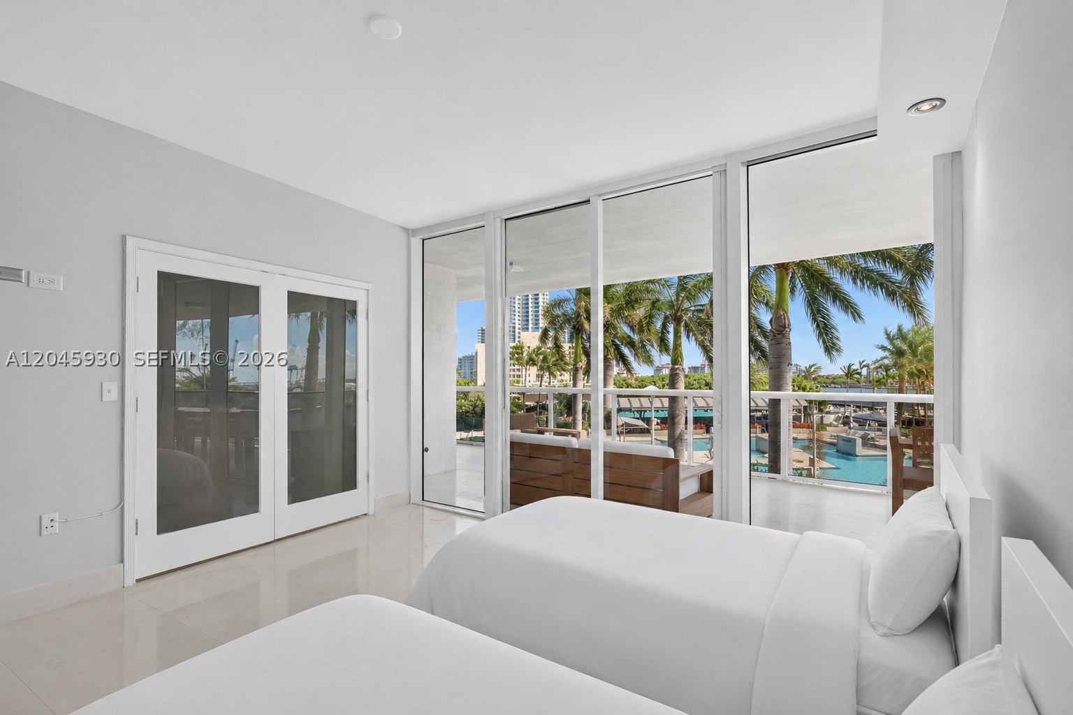 400 Alton Rd #706 Miami Beach, FL 33139