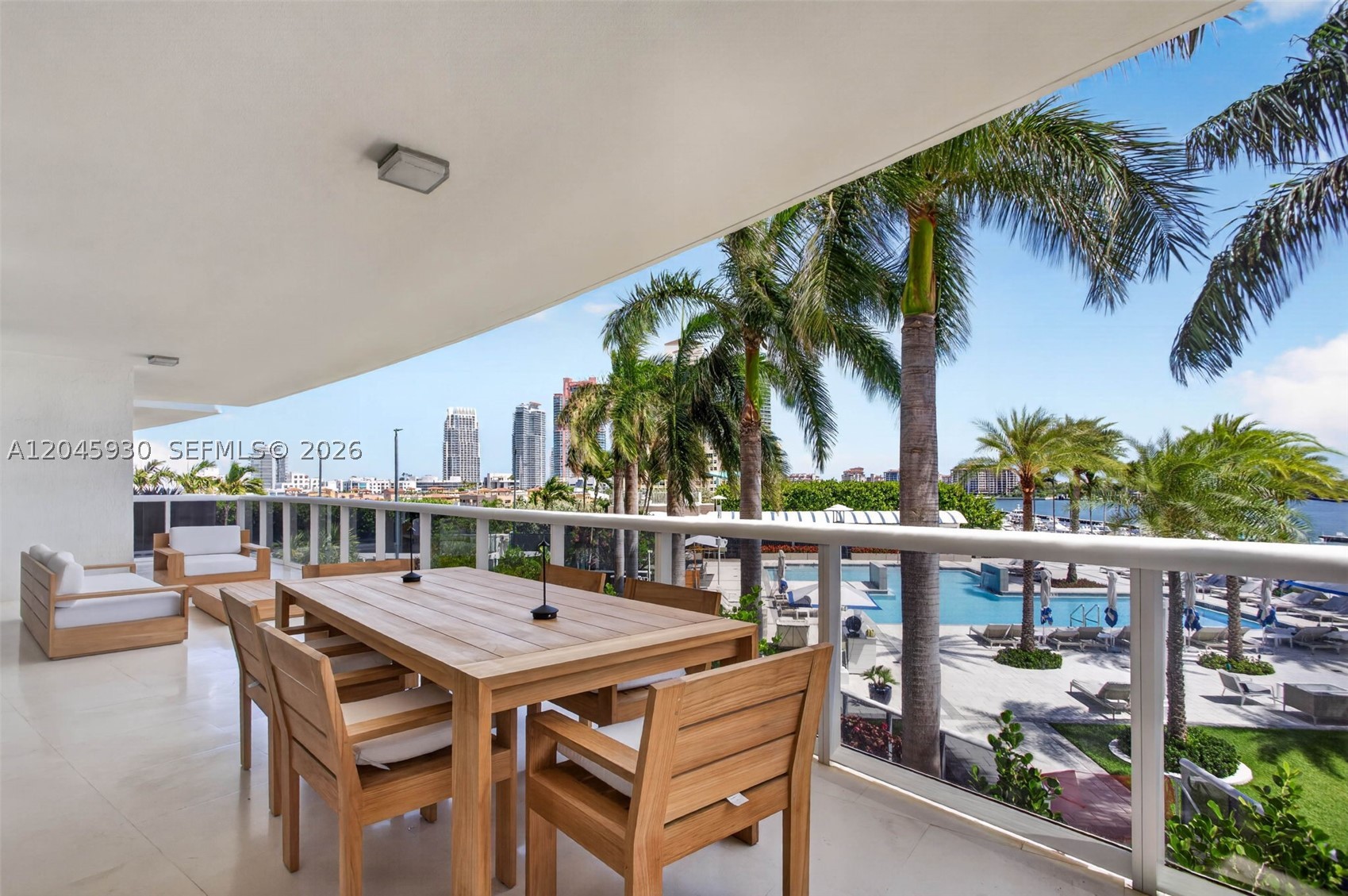 400 Alton Rd #706 Miami Beach, FL 33139