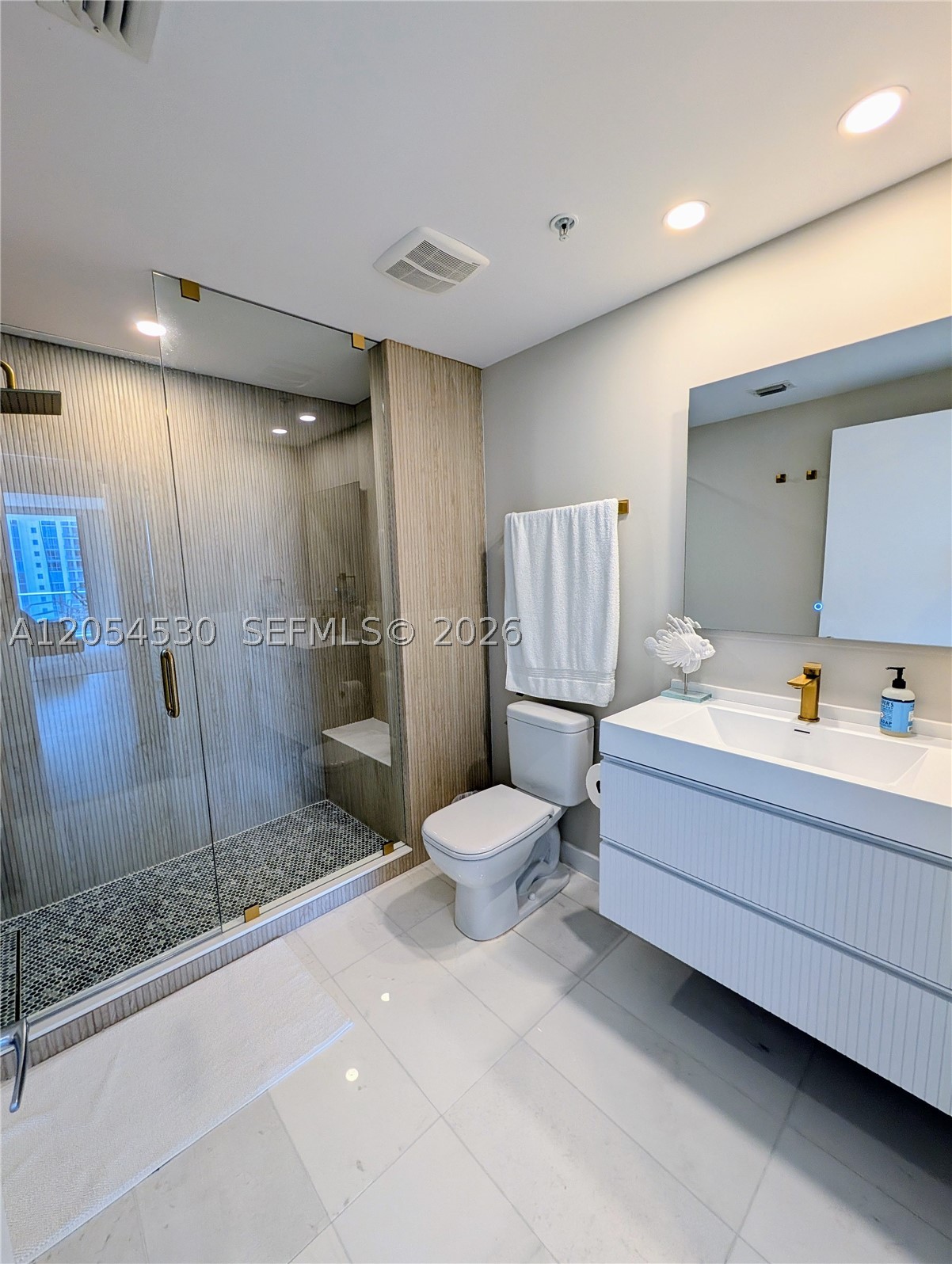 17301 Biscayne Blvd #1501 North Miami Beach, FL 33160