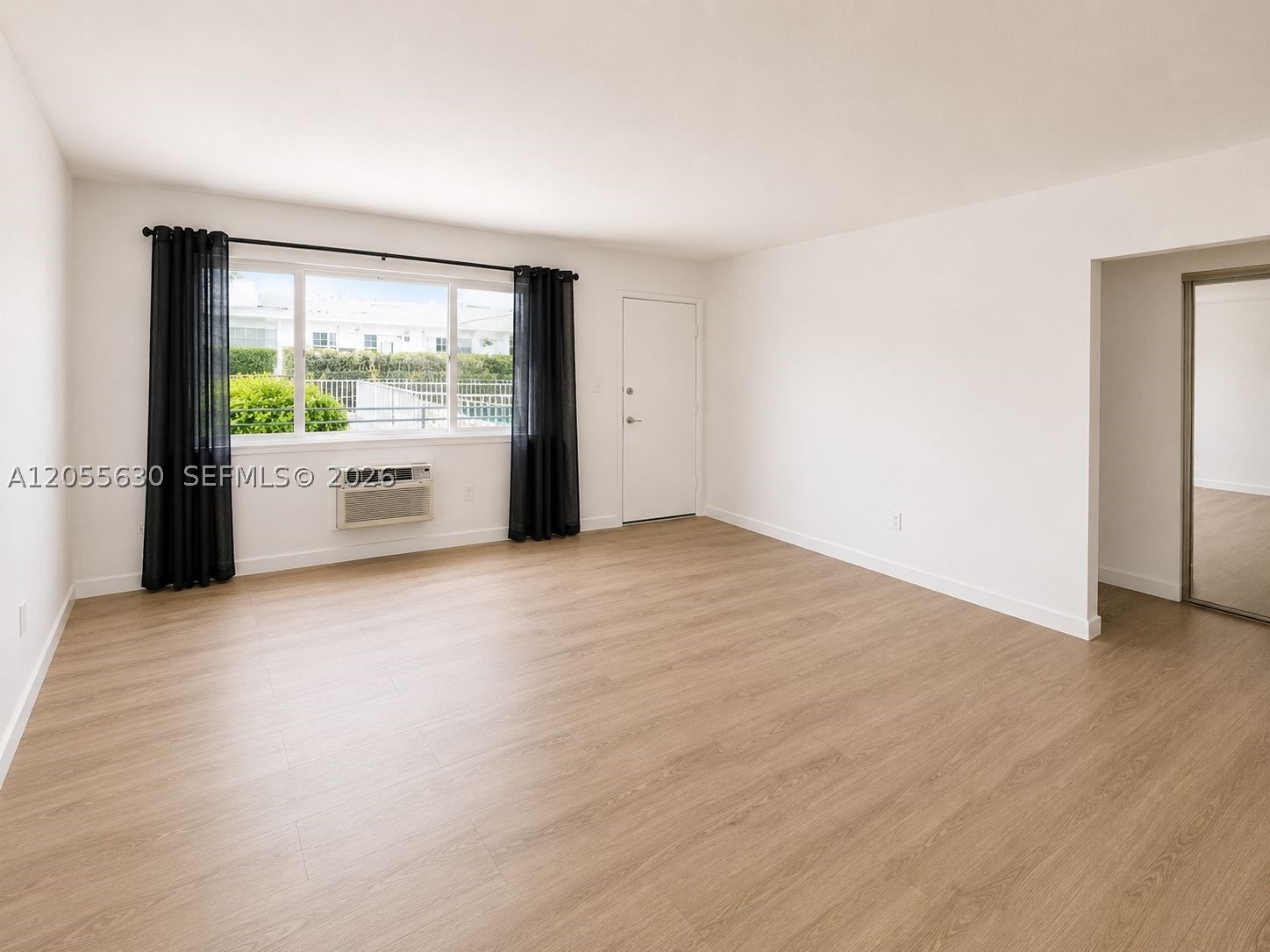 2250 Bay Dr #4