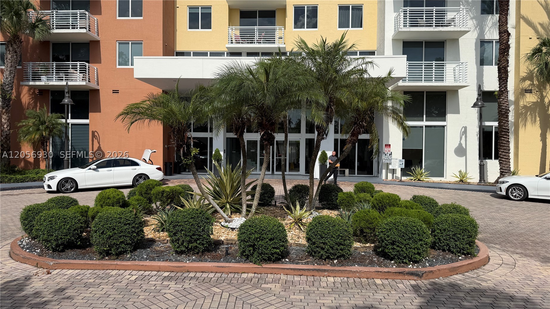 image The Venture at Aventura1
