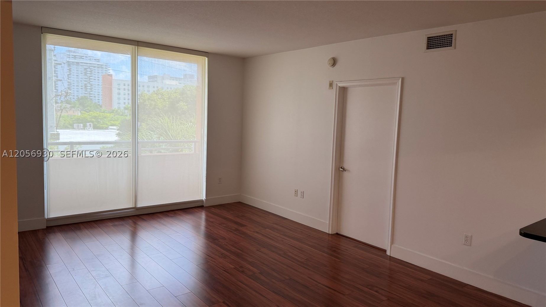 image The Venture at Aventura30