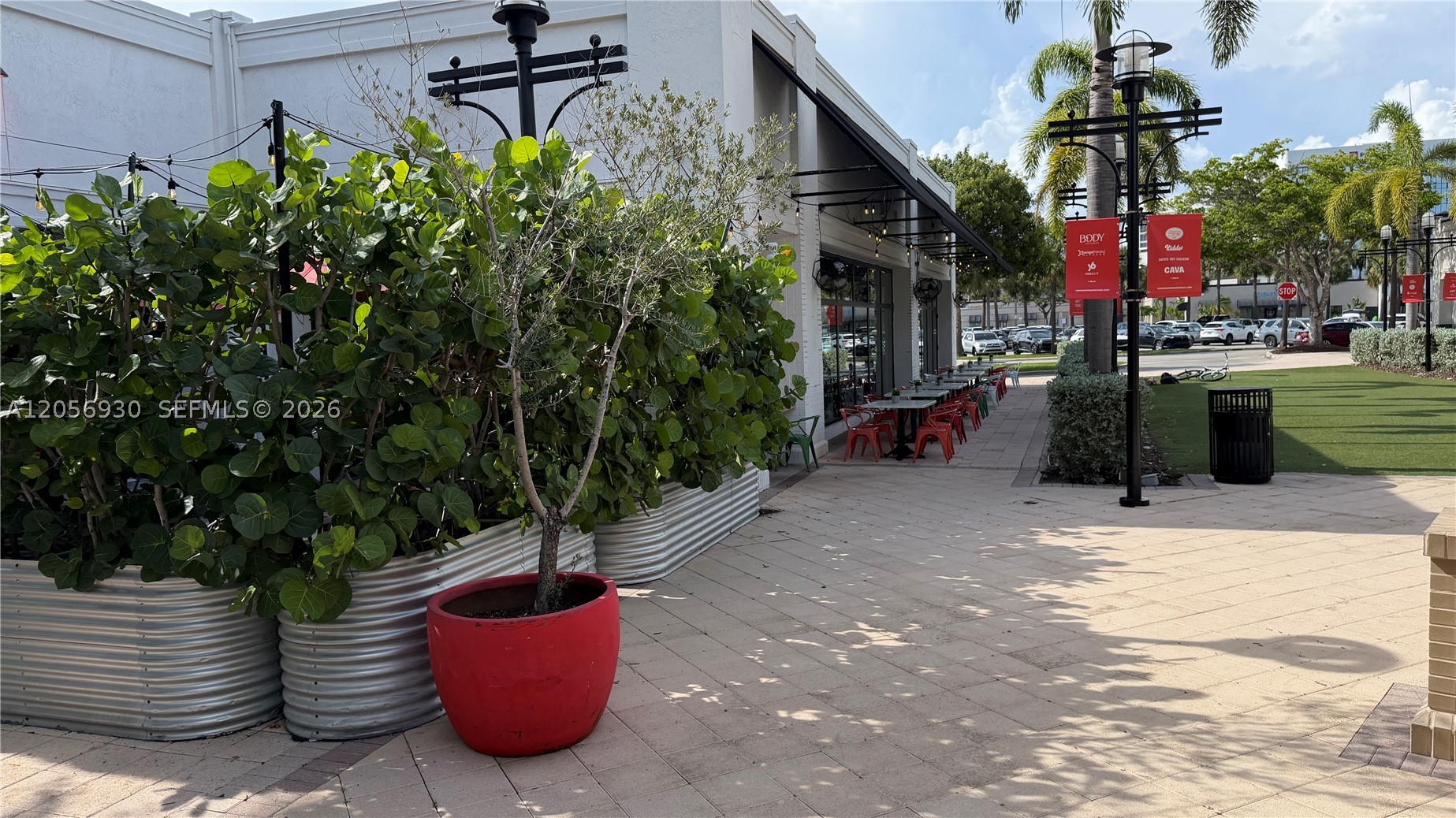 image The Venture at Aventura43