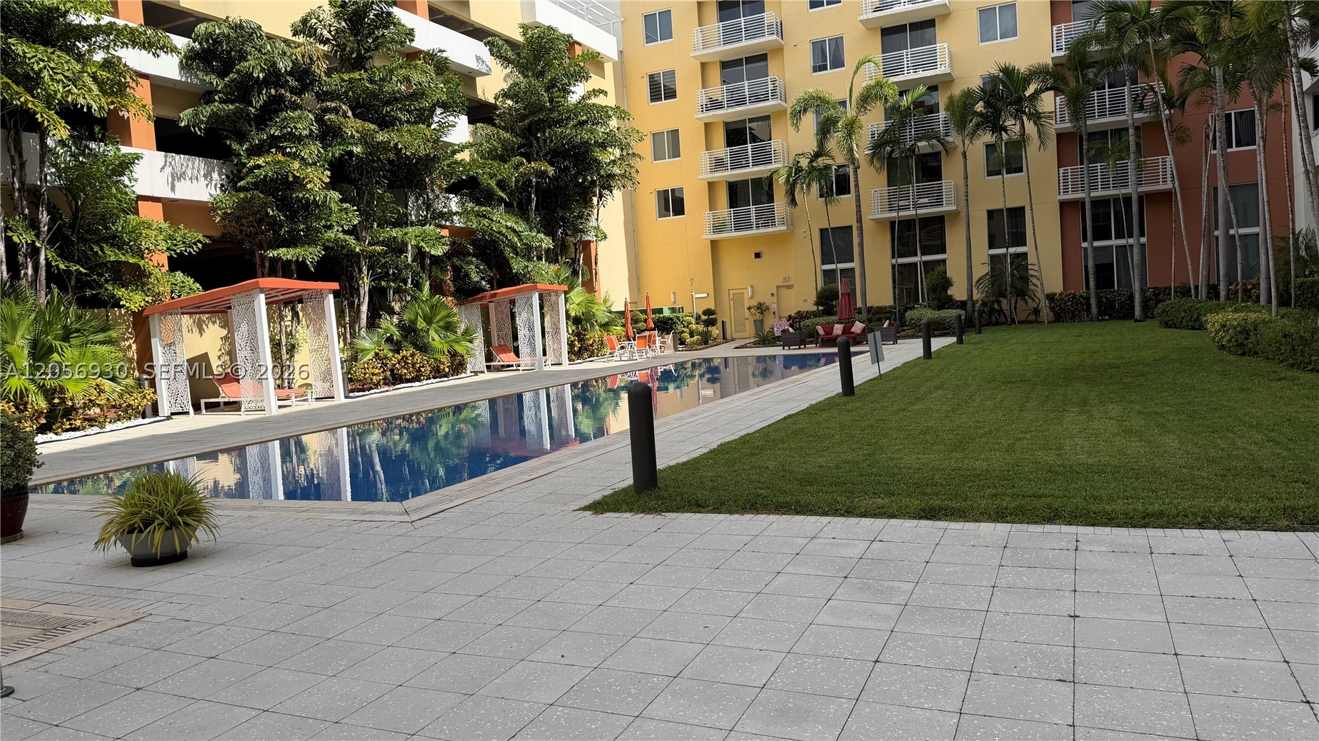 image The Venture at Aventura49