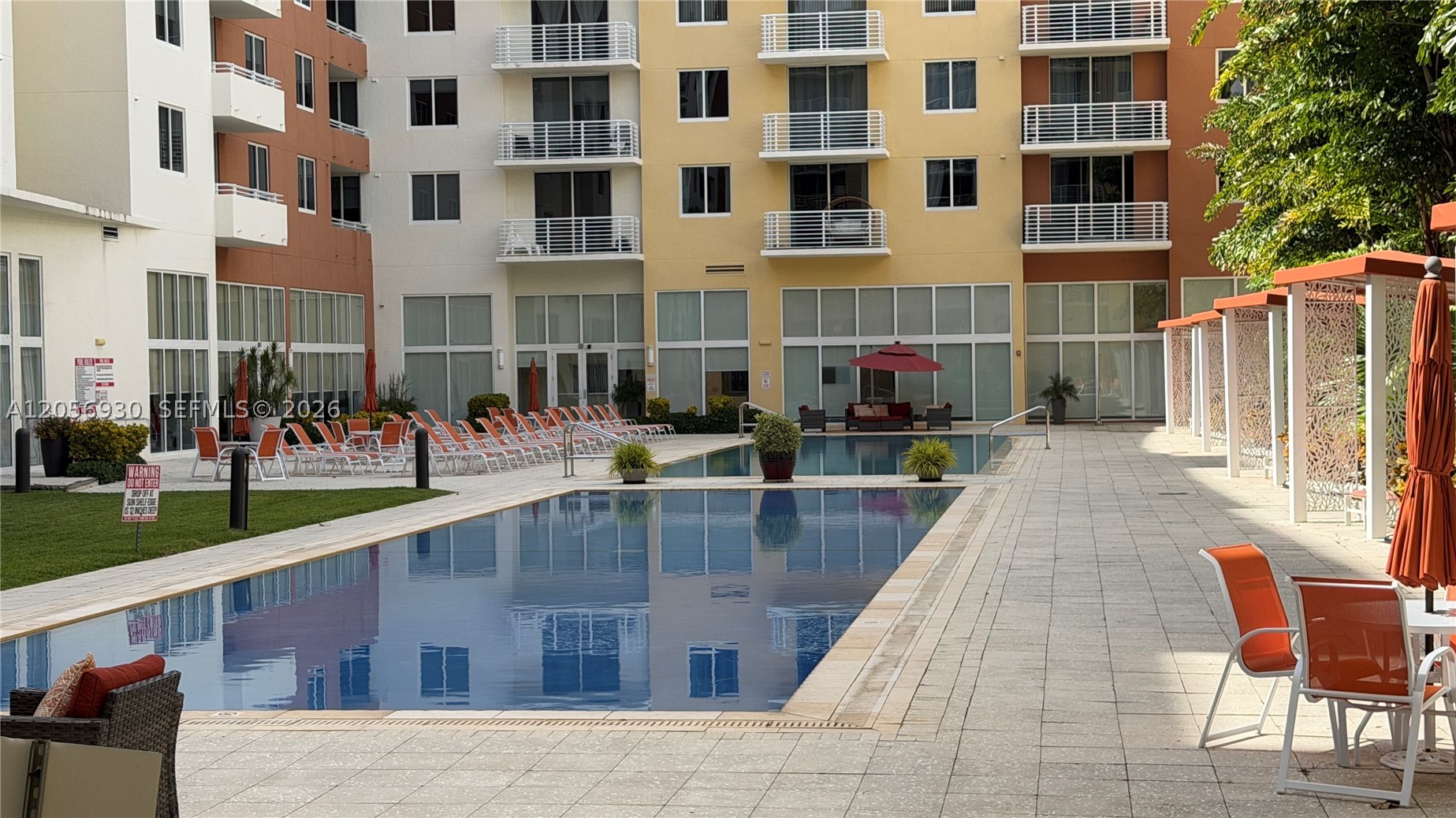 image The Venture at Aventura51
