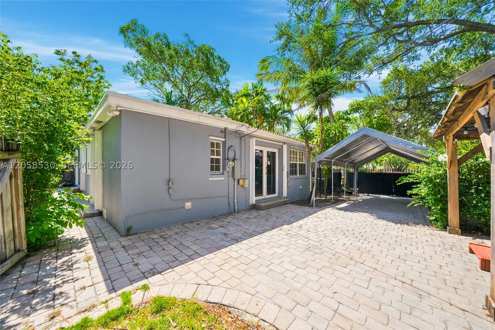 2301 Tequesta Ln #2301 Miami, FL 33133