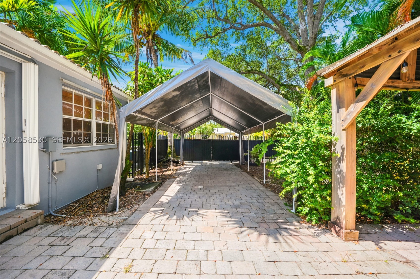 2301 Tequesta Ln #2301 Miami, FL 33133