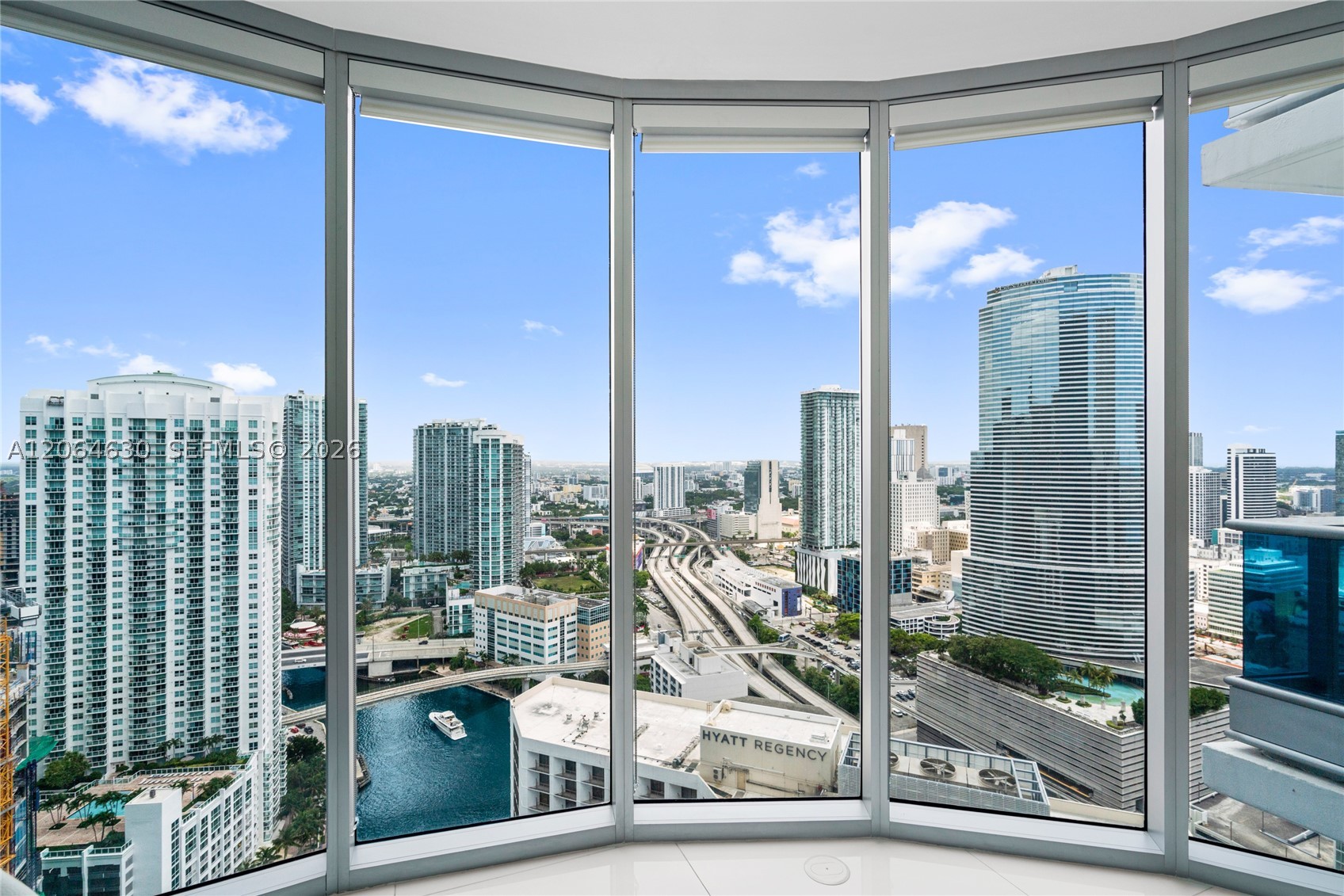 image Epic Residences13