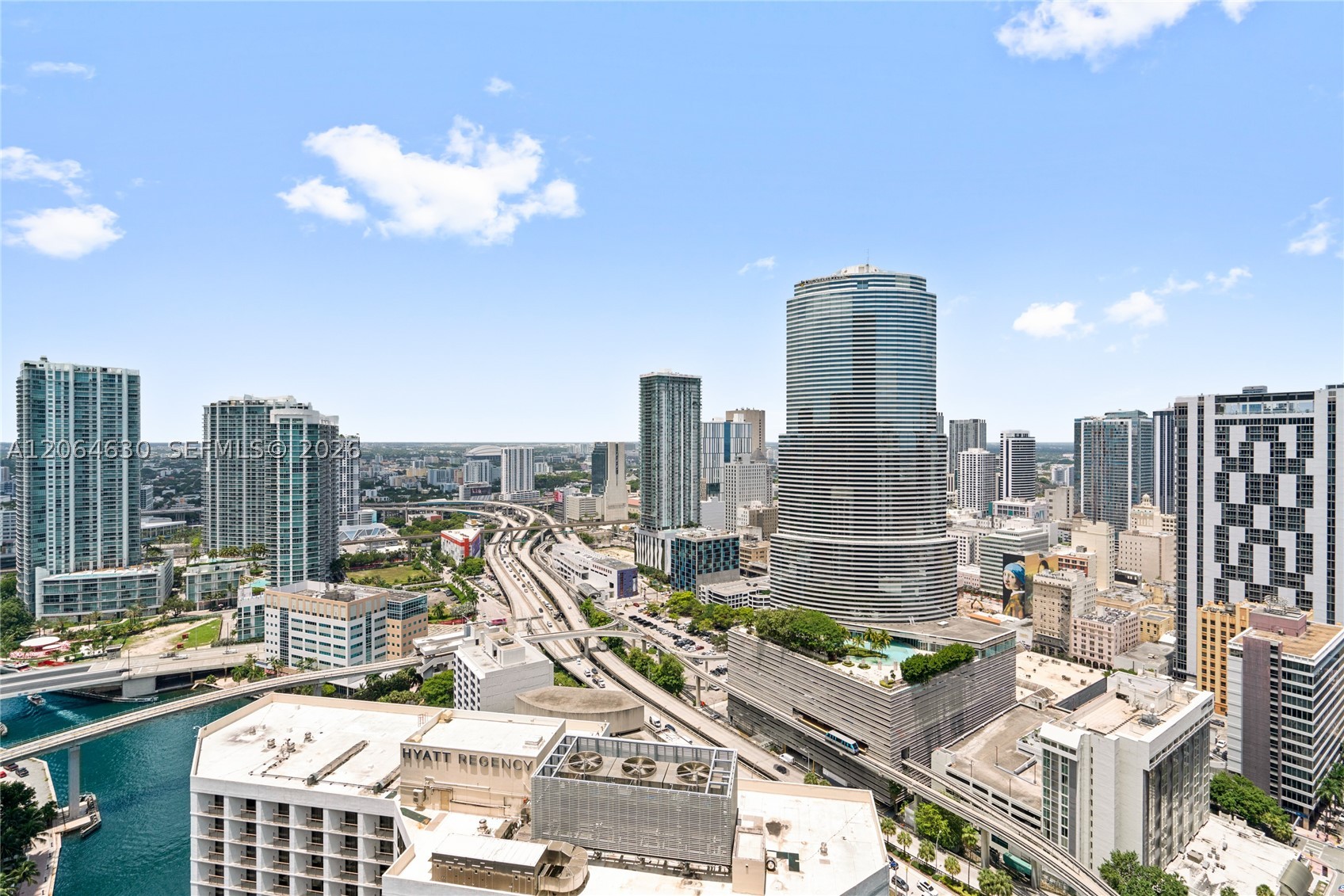 image Epic Residences43