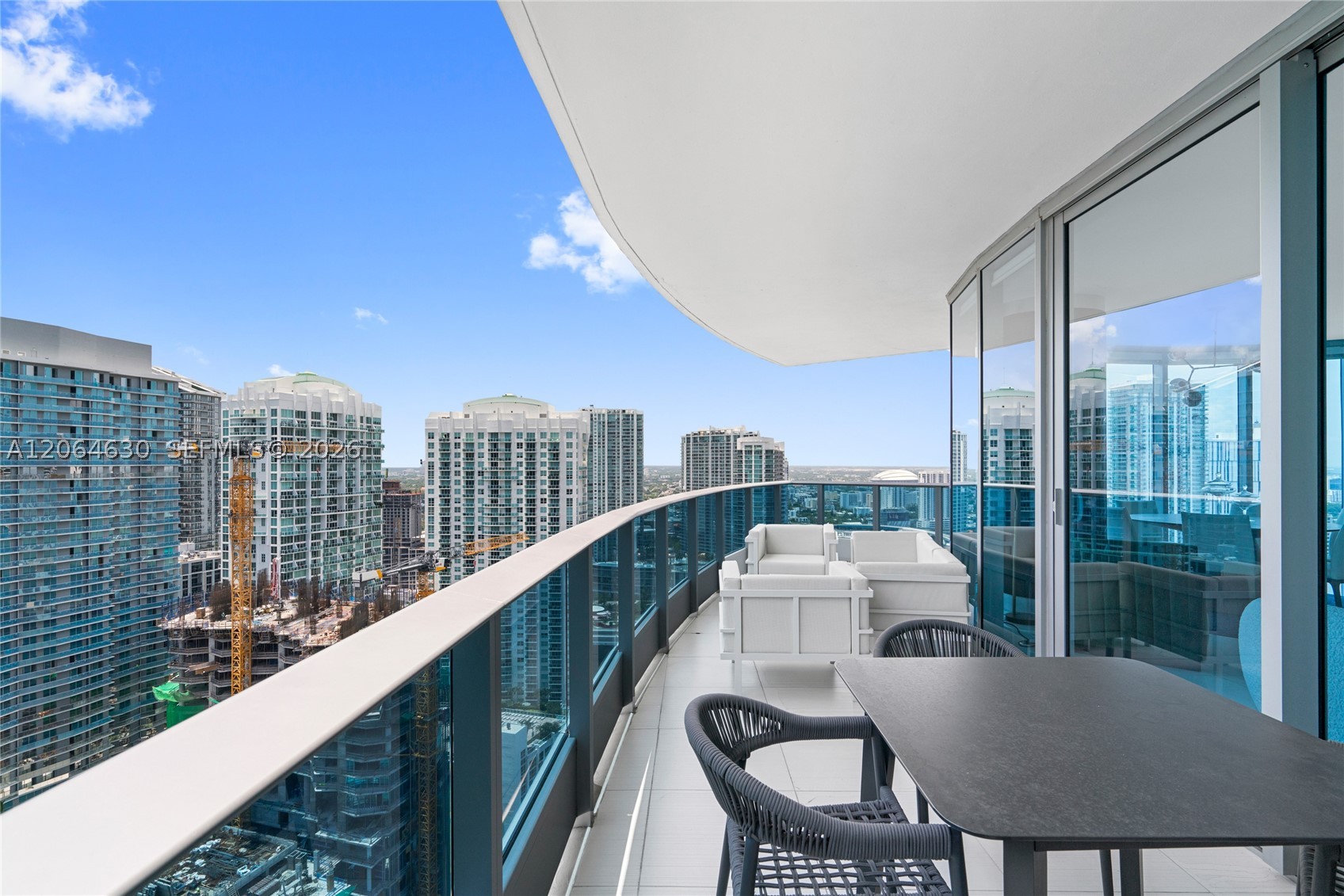 image Epic Residences52