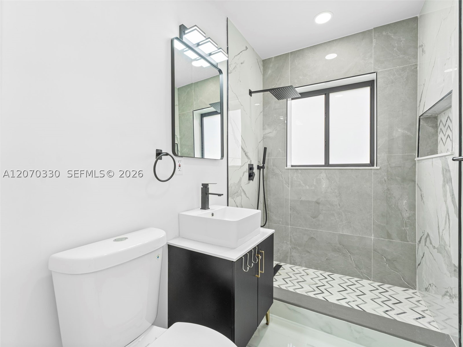 2500 SW 23rd Ter Miami, FL 33145